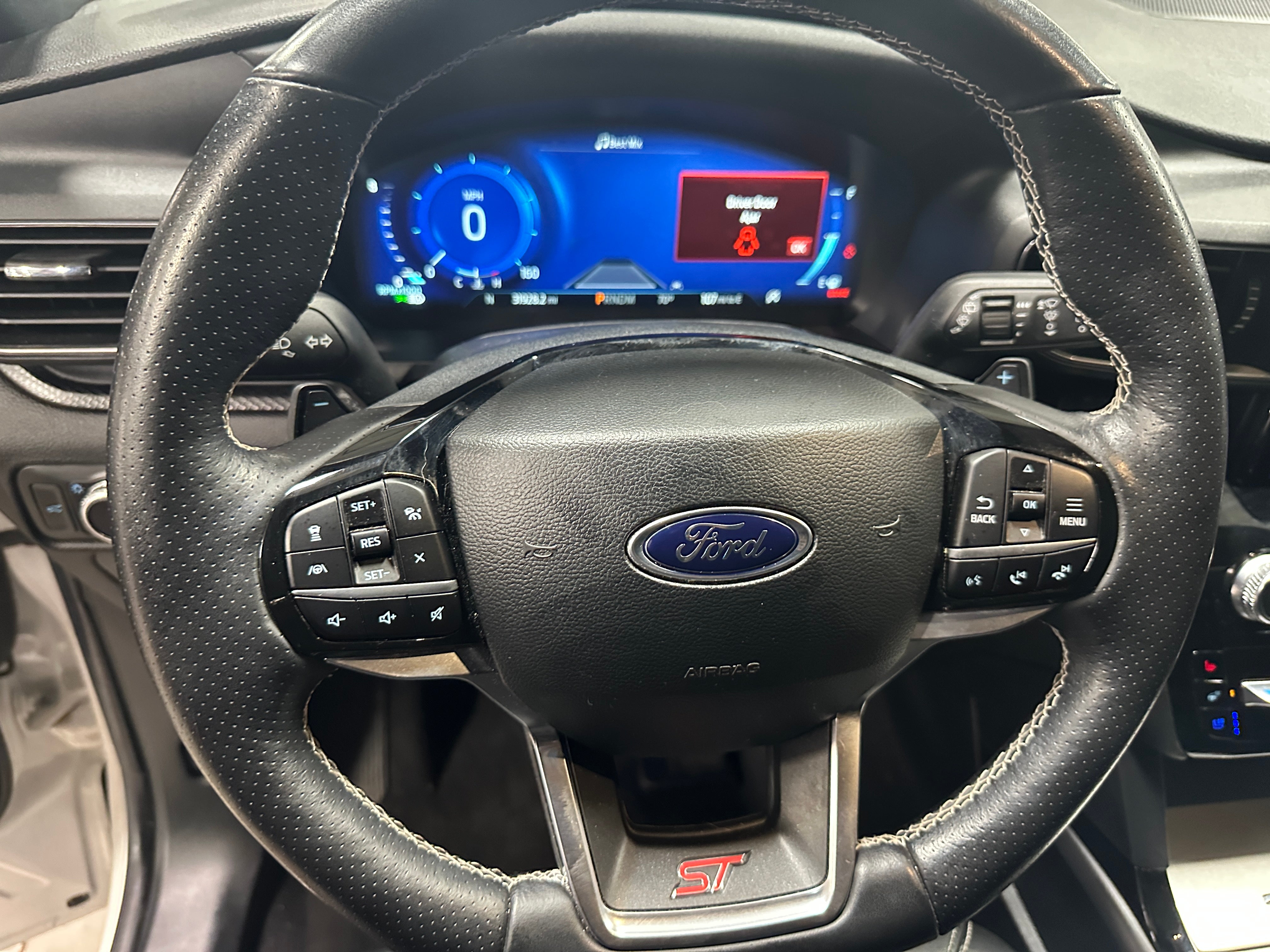 2022 Ford Explorer ST 4