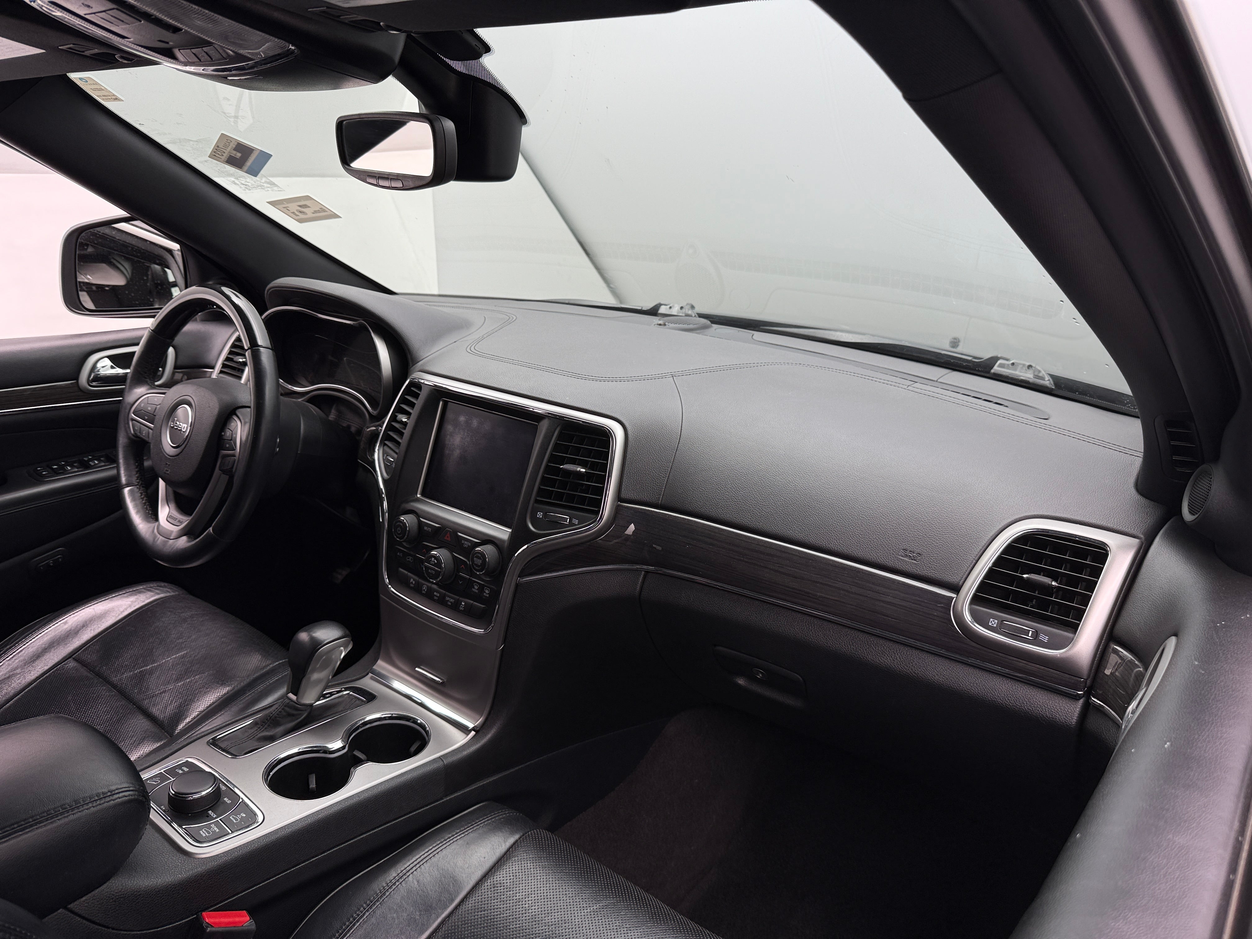 2018 Jeep Grand Cherokee Overland 2