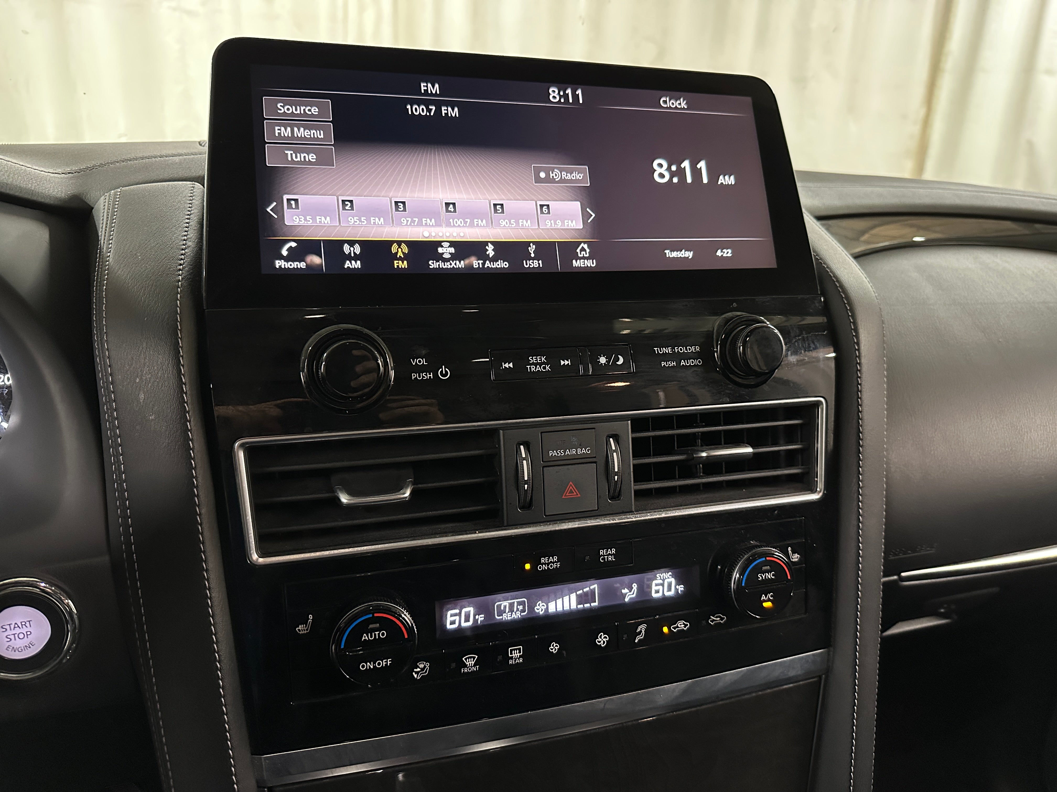 2023 INFINITI QX80 Luxe 3