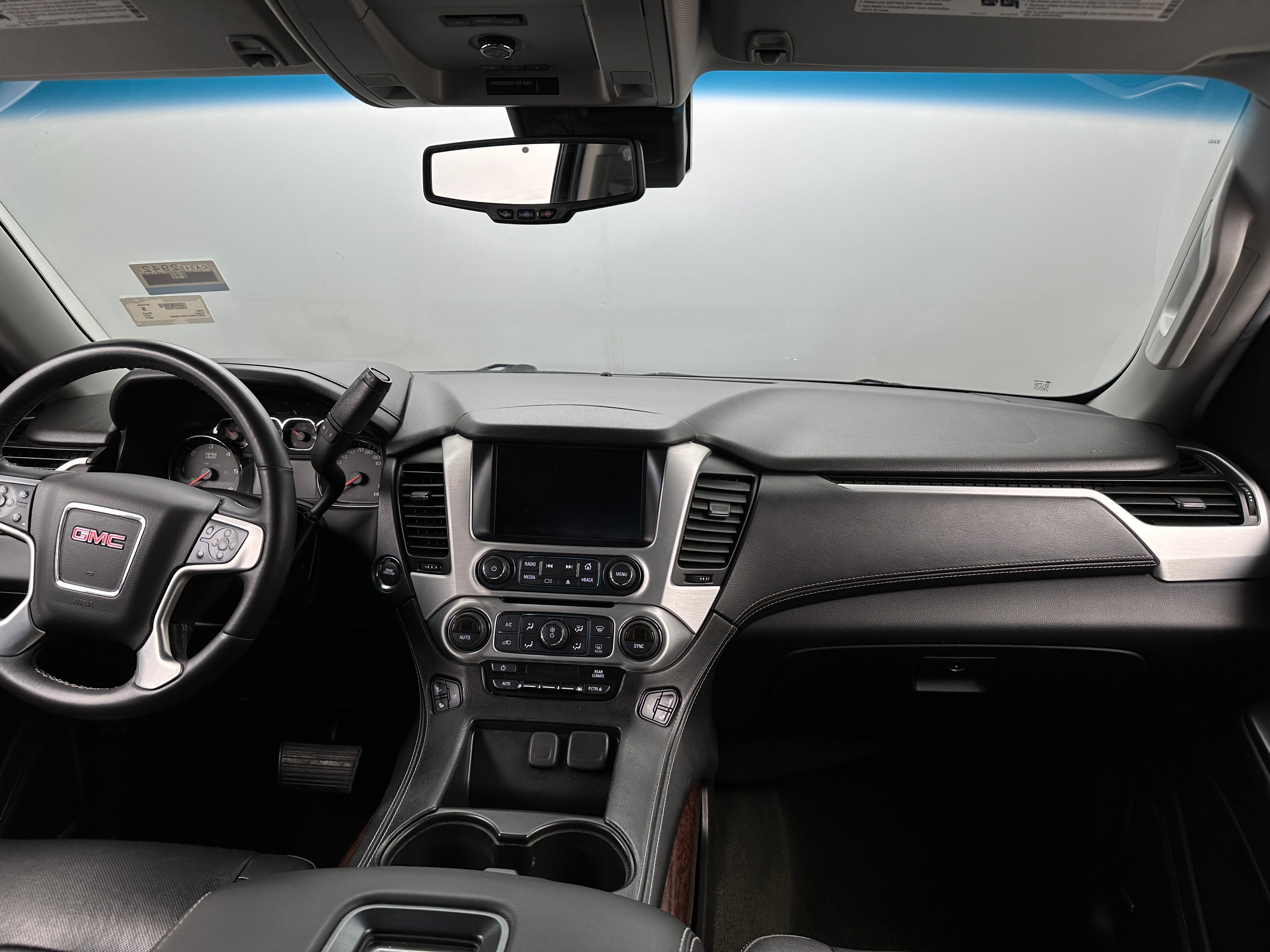2017 GMC Yukon SLT 2