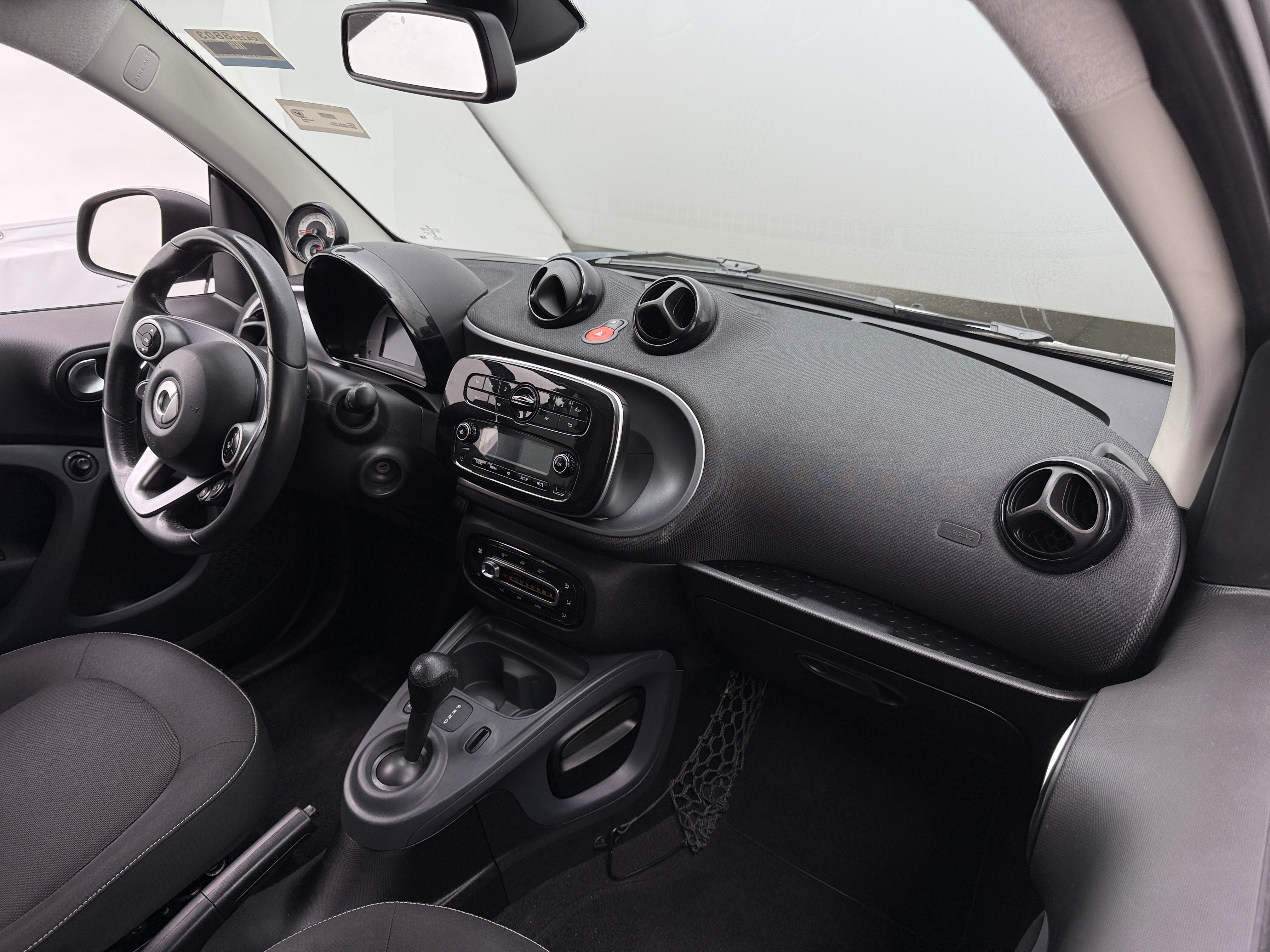 2018 smart fortwo Passion 3