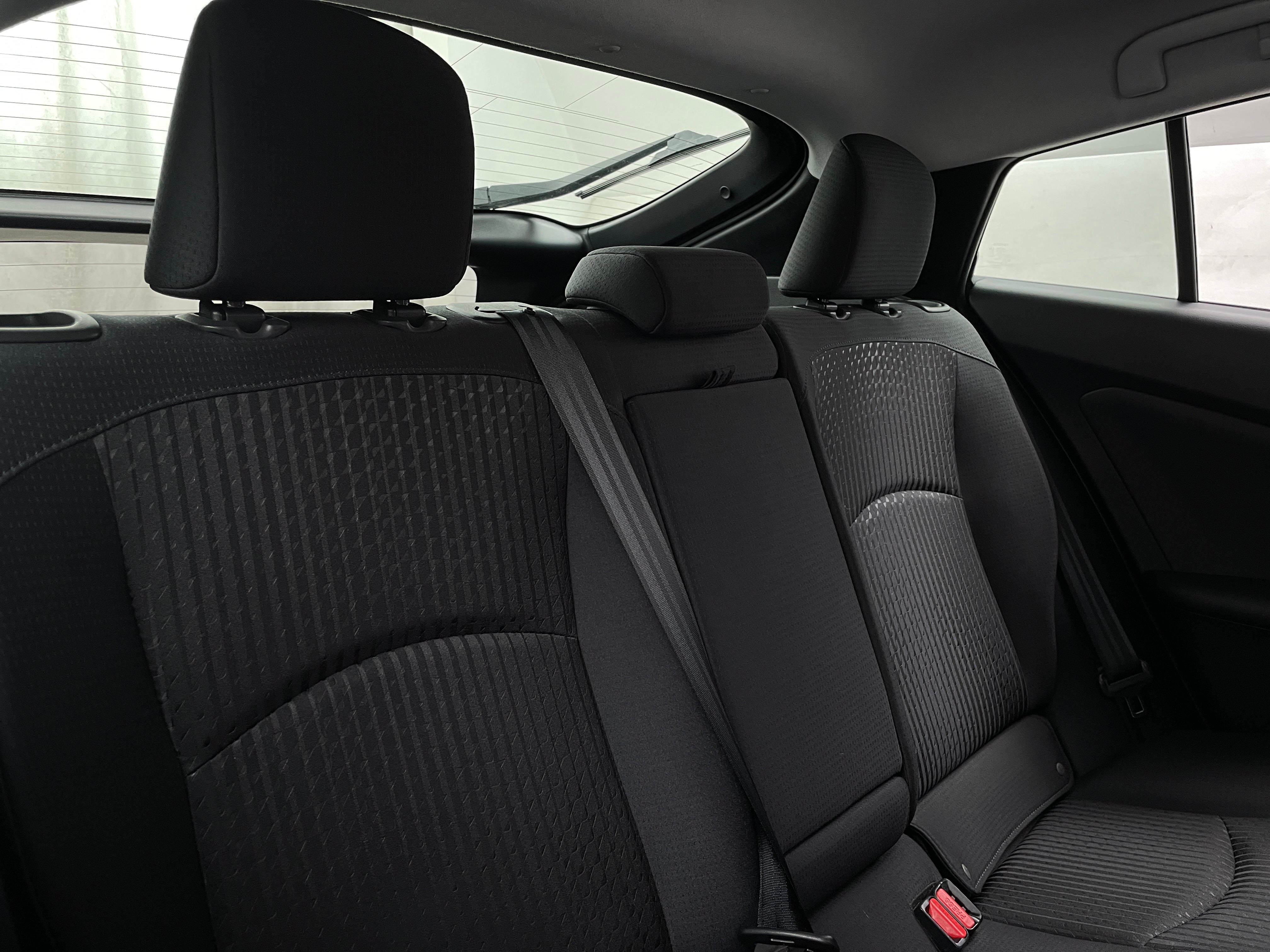 2018 Toyota Prius Three 6