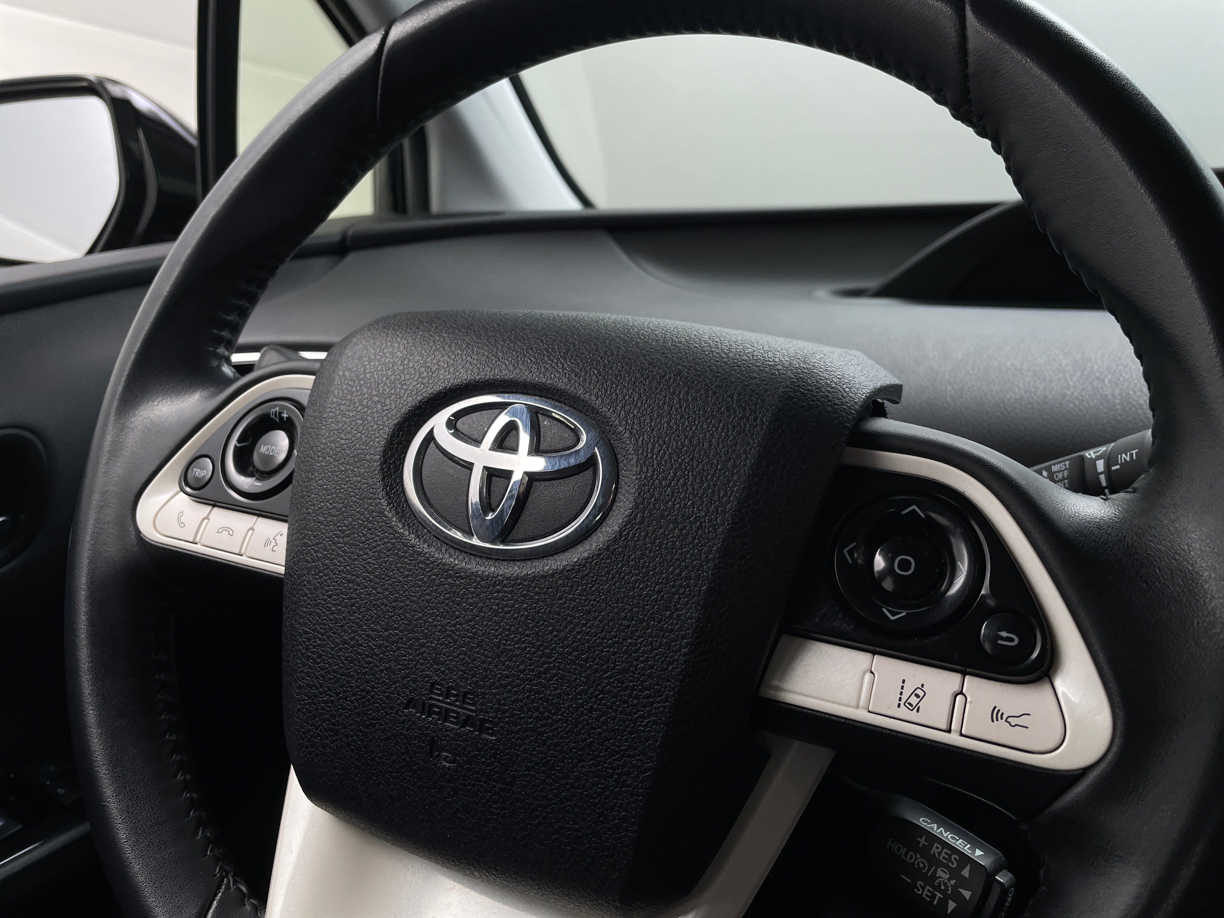 2018 Toyota Prius Three 5