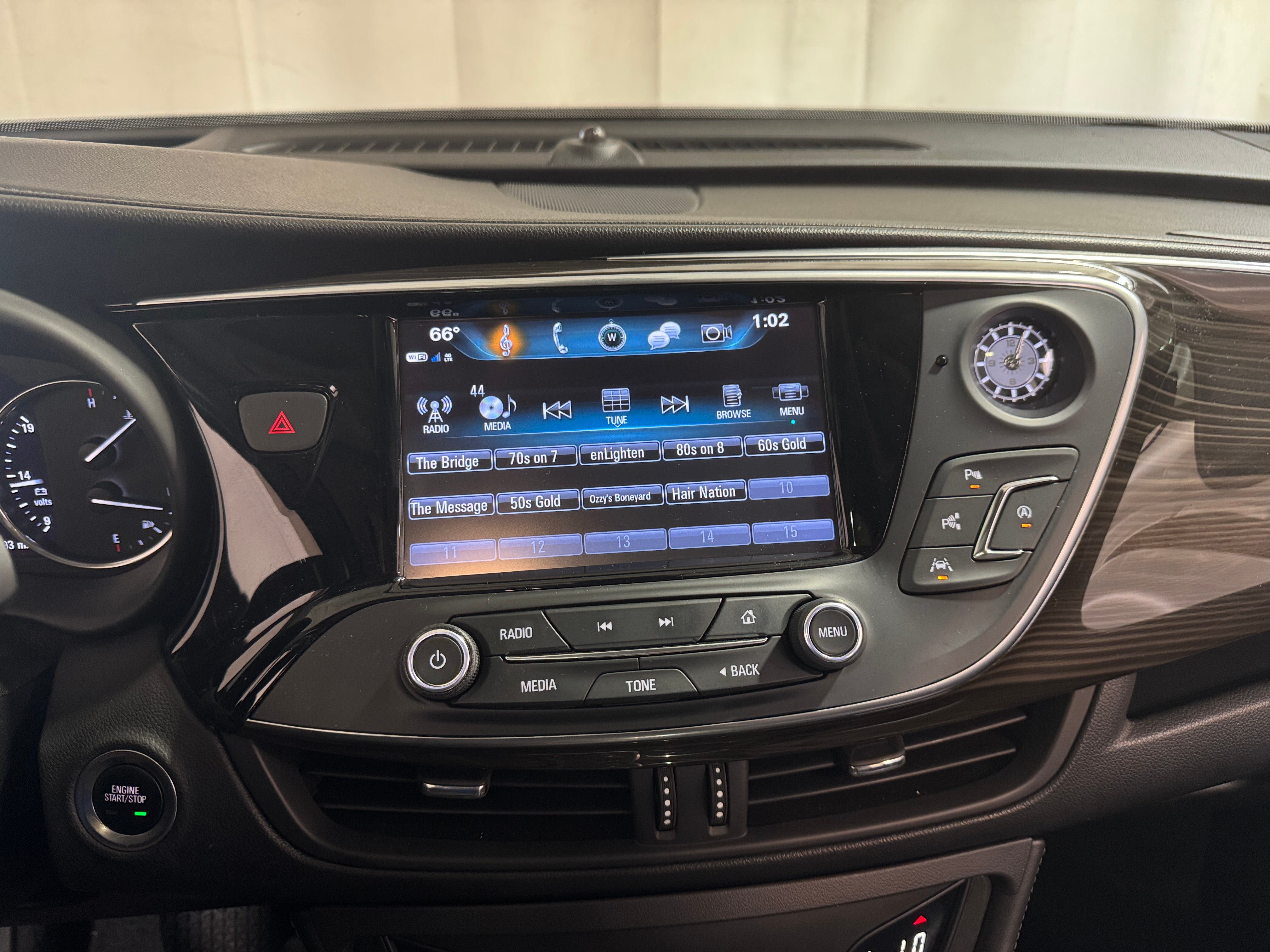 2020 Buick Envision Premium II 3