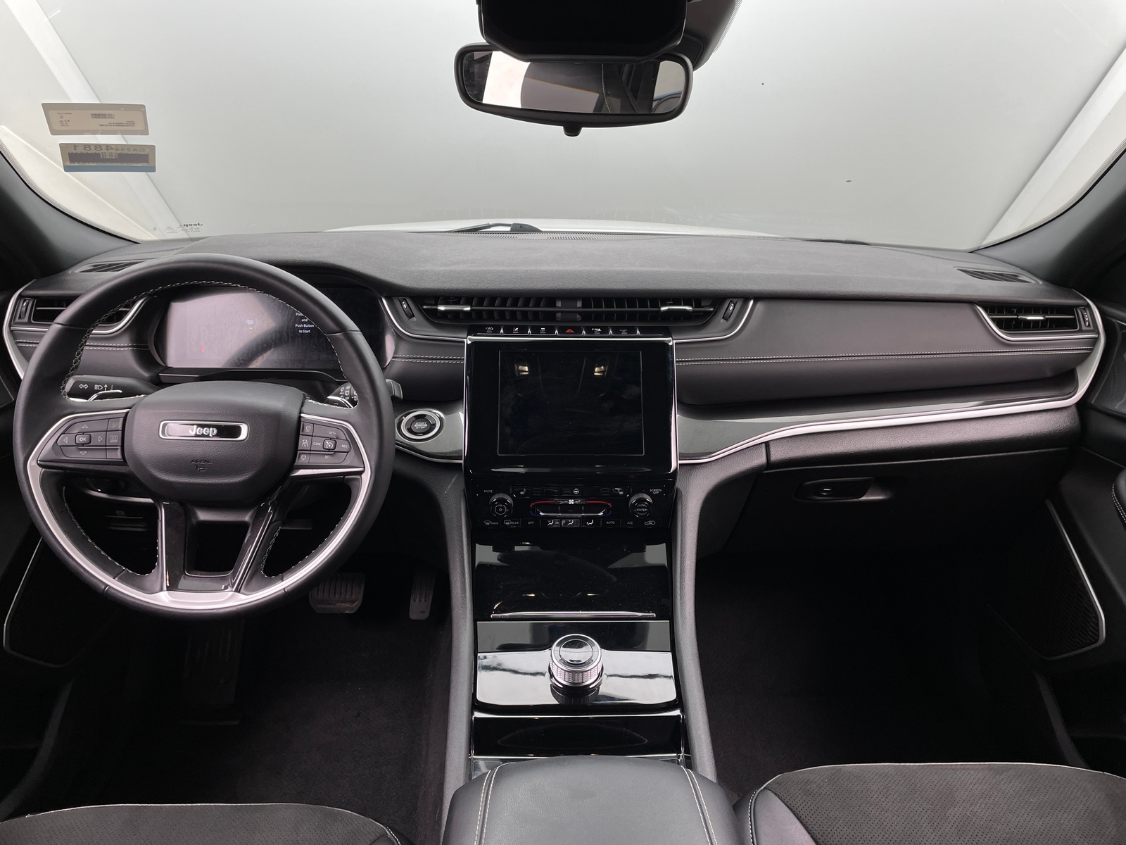 Thumbnail: 2022 Jeep Grand Cherokee - 3