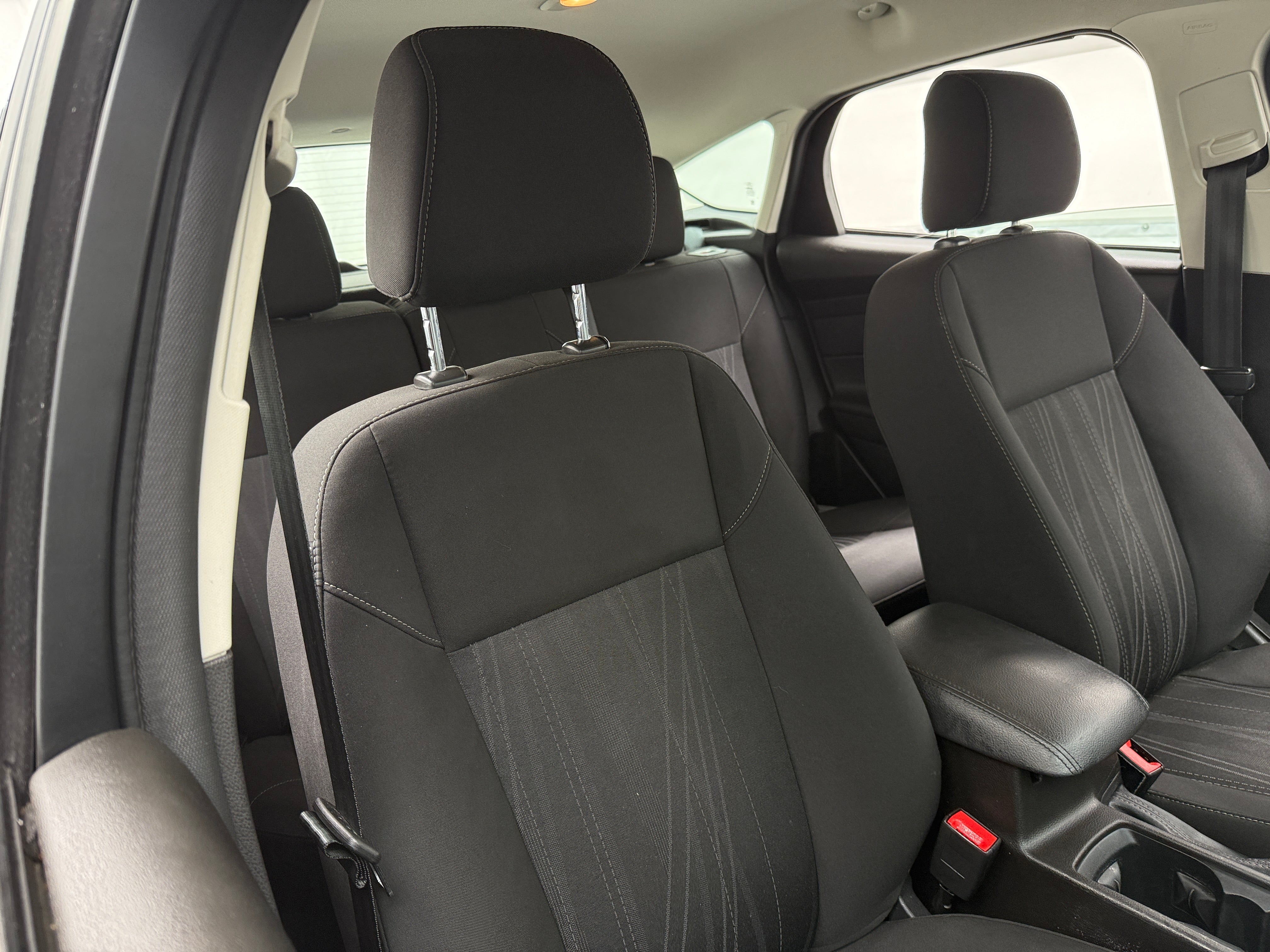 2016 Ford Focus SE 2