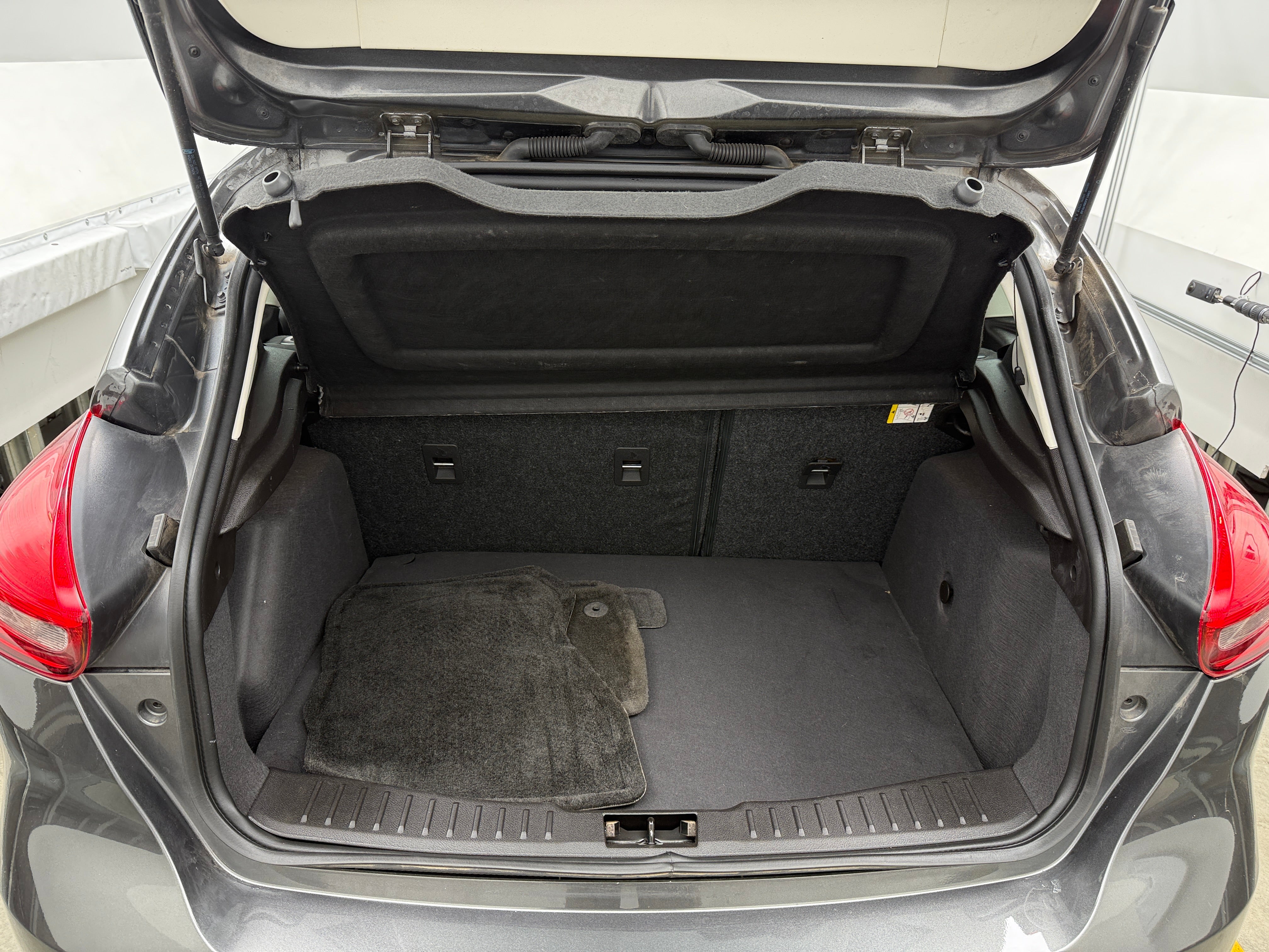 2016 Ford Focus SE 7