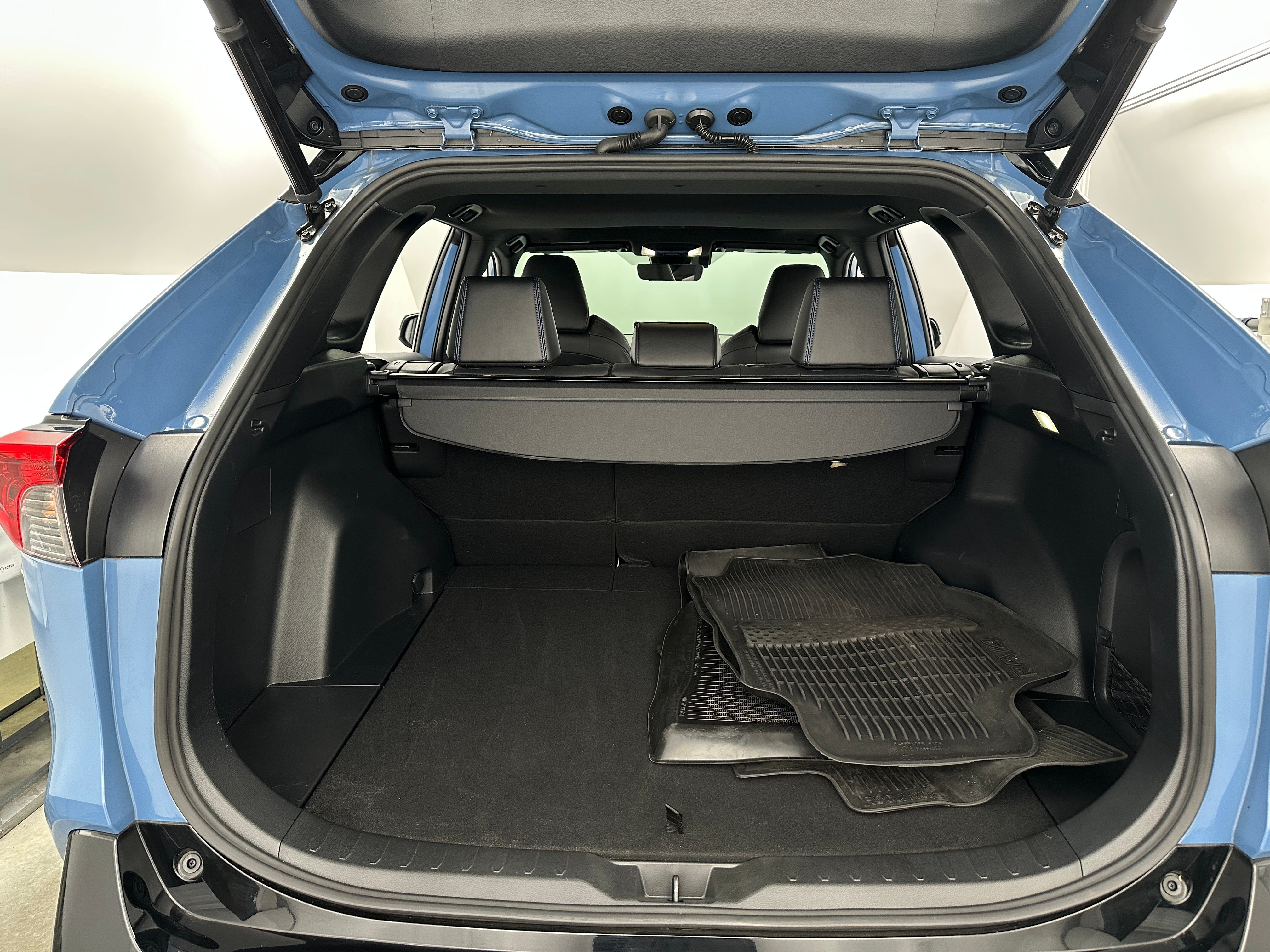 2023 Toyota RAV4 XSE 7