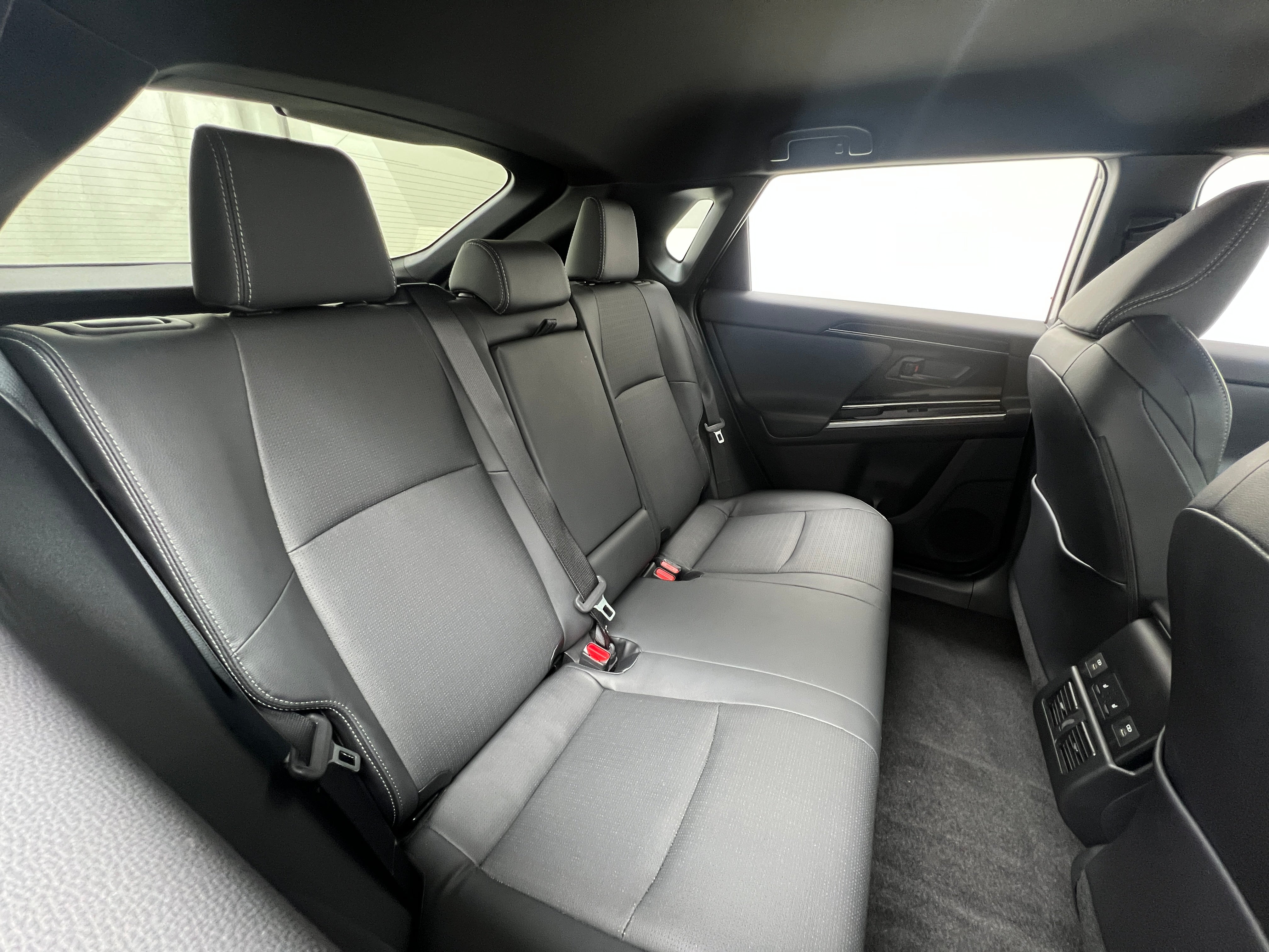 2023 Subaru Solterra Limited 6