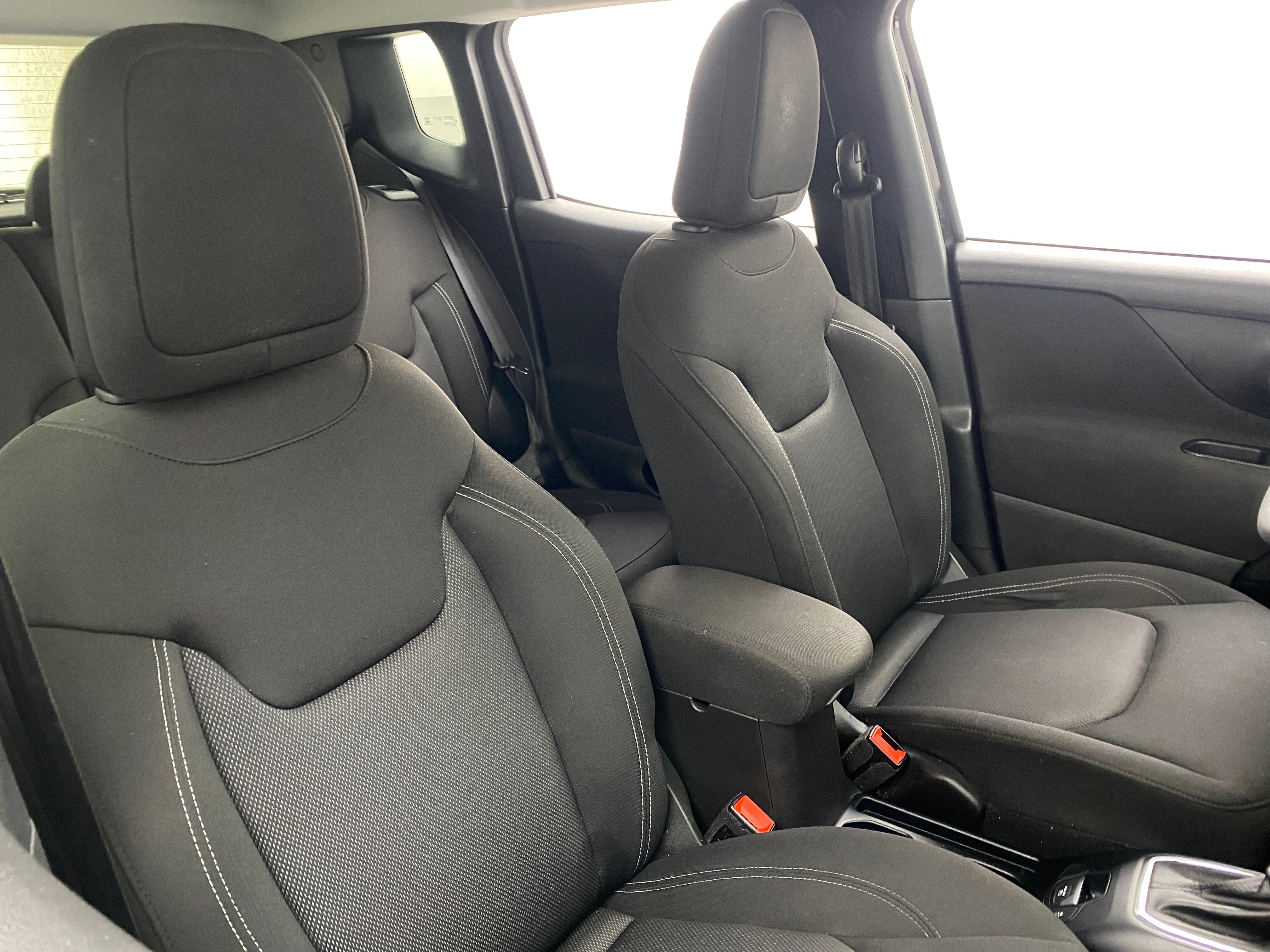 2020 Jeep Renegade Jeepster 2