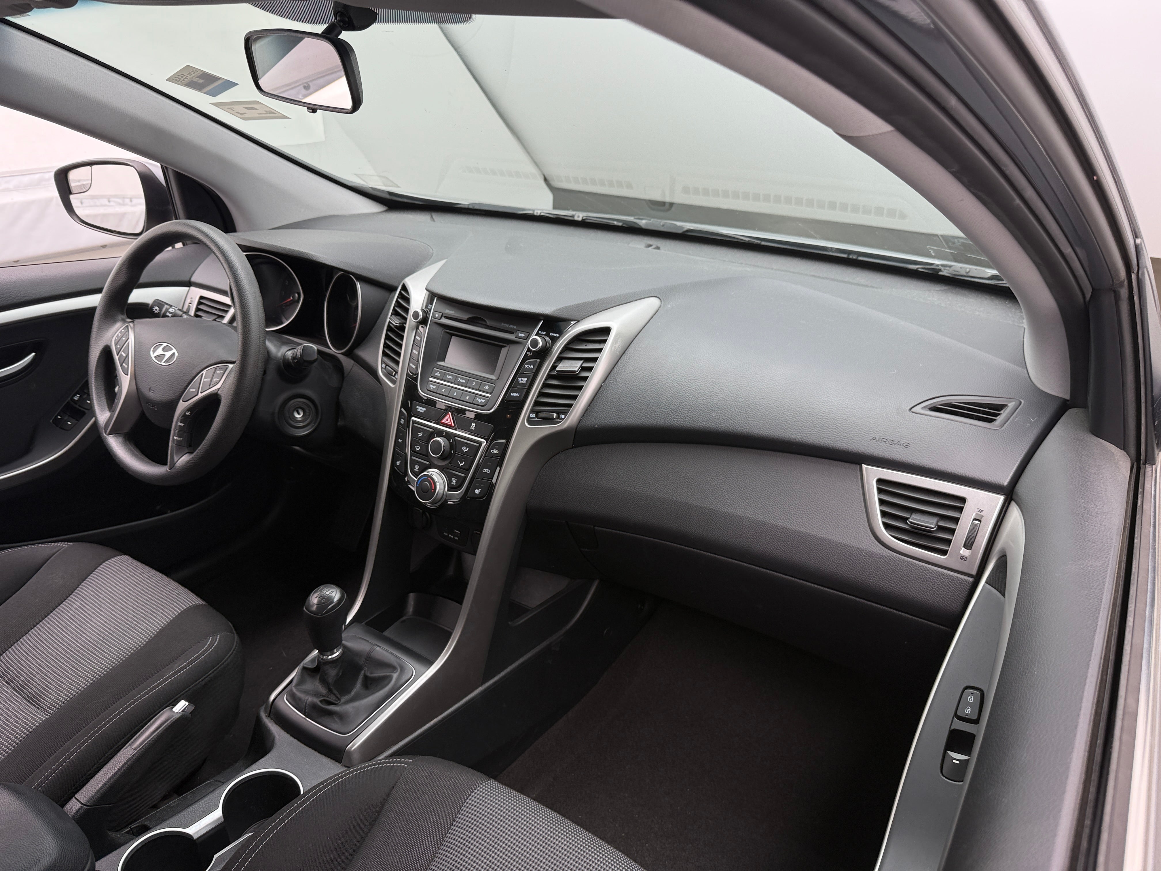 2016 Hyundai Elantra Base 3