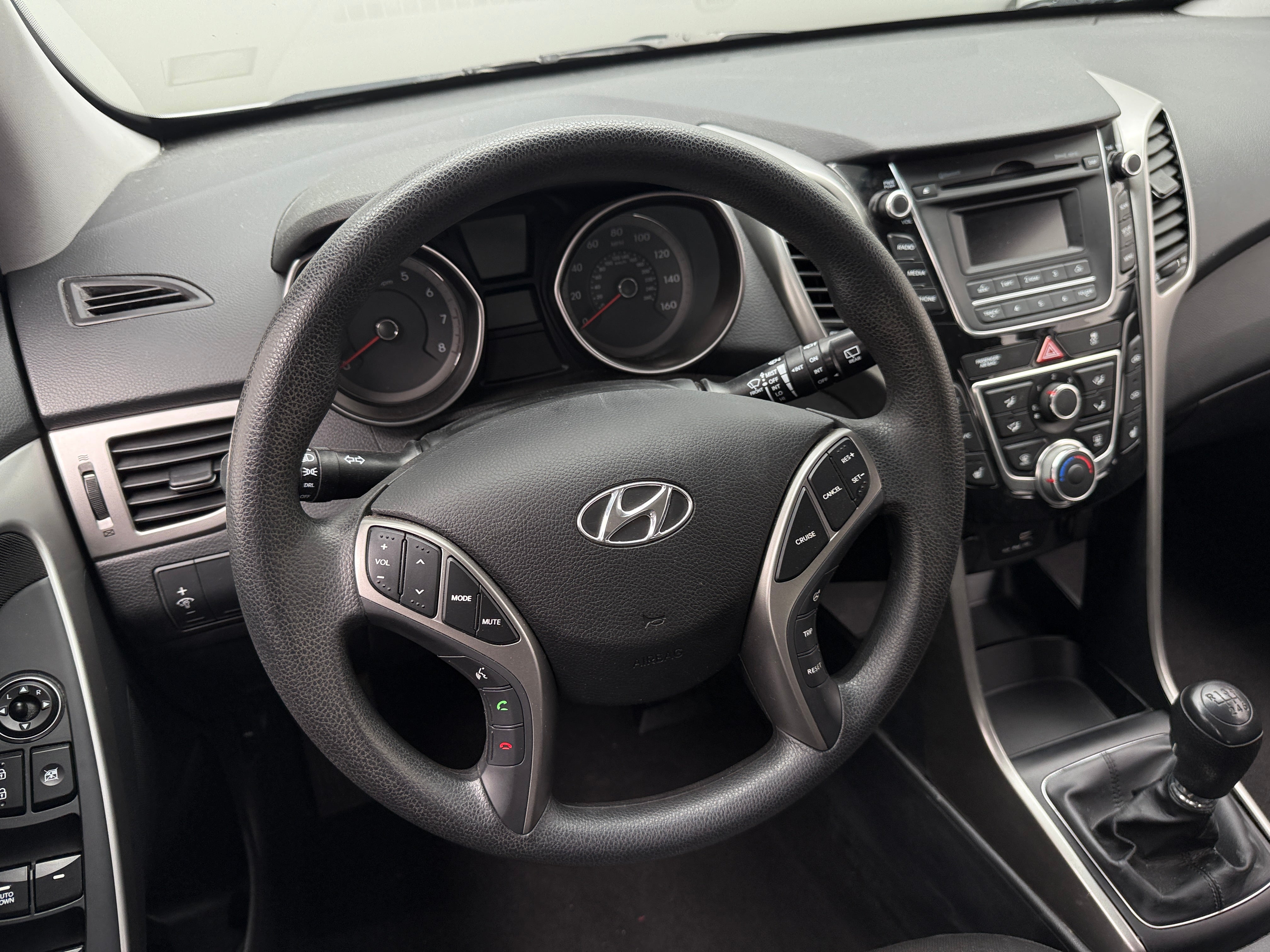 2016 Hyundai Elantra Base 5