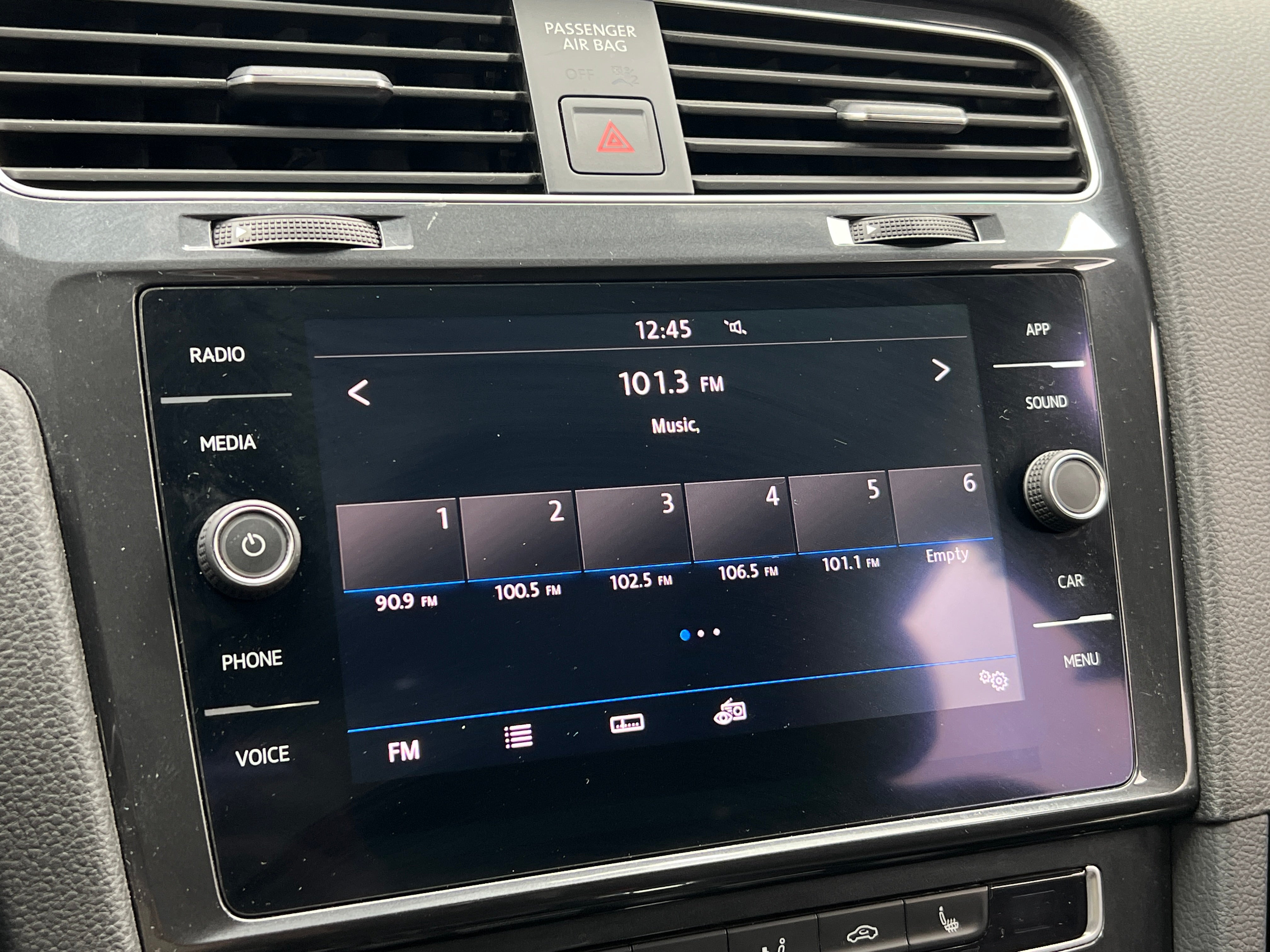 2019 Volkswagen e-Golf SE 4