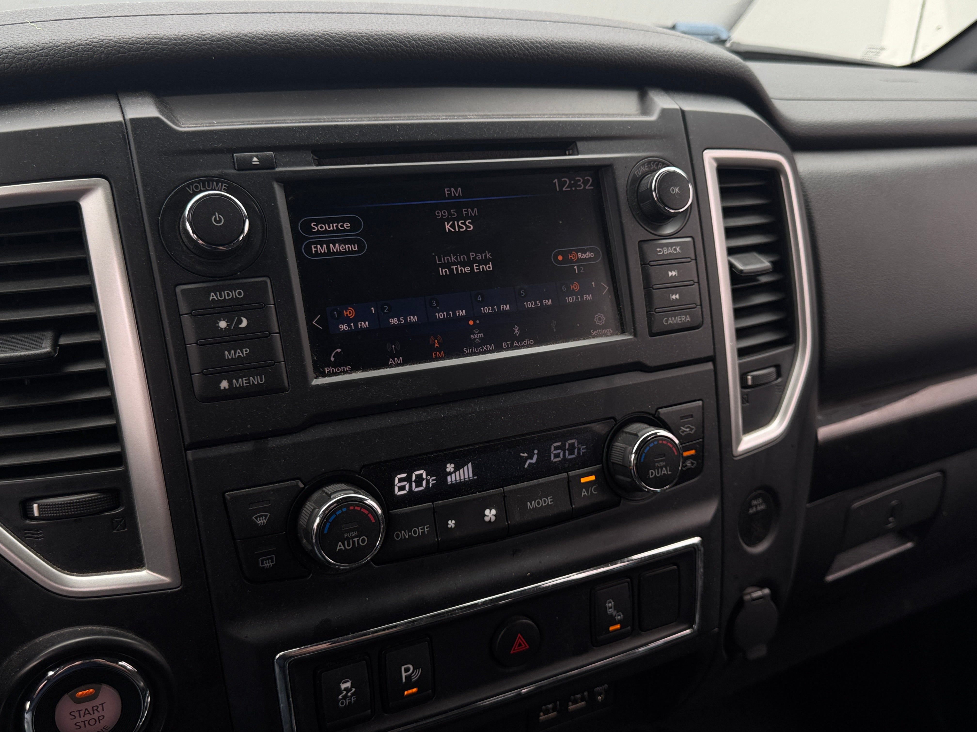 2019 Nissan Titan SV 4