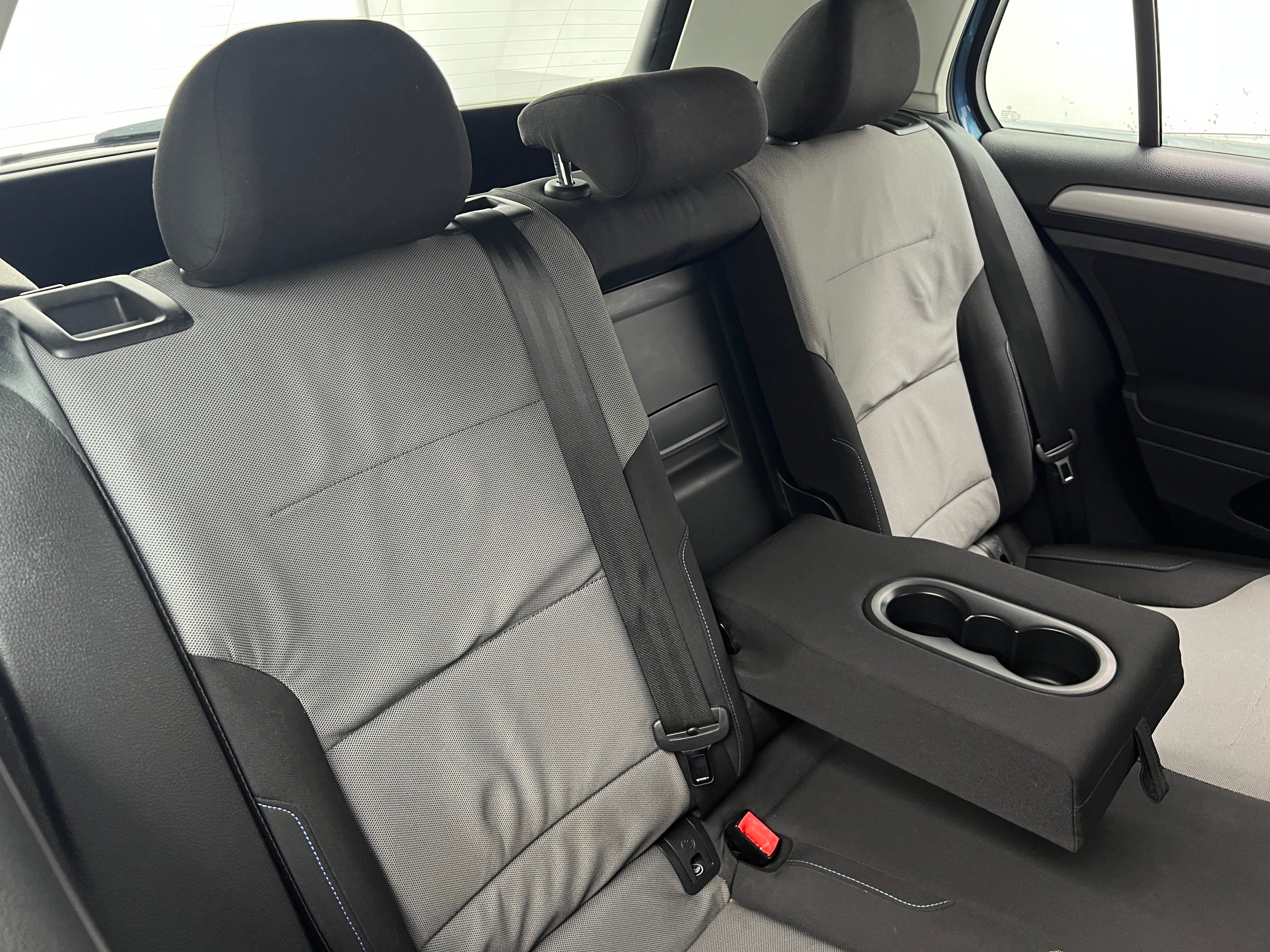 2016 Volkswagen e-Golf SE 6