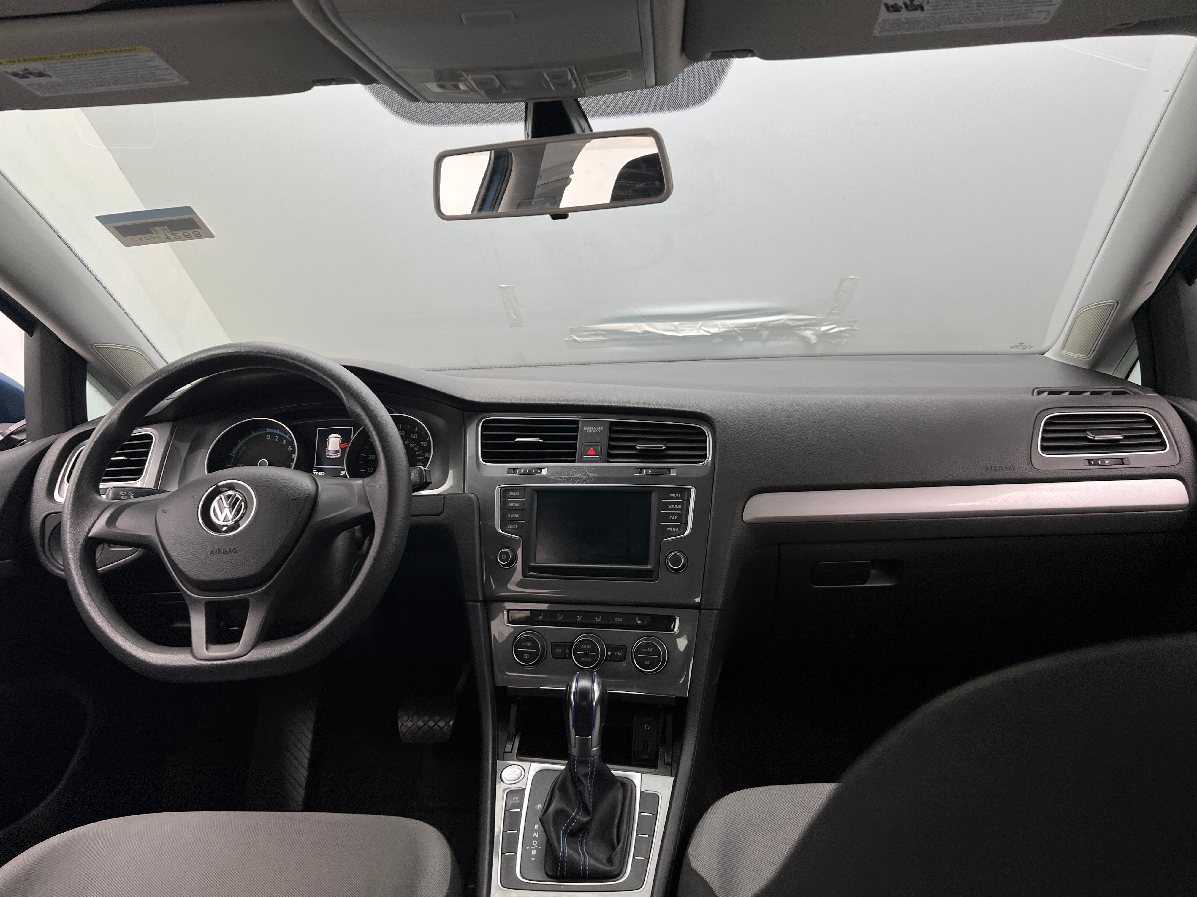 2016 Volkswagen e-Golf SE 3