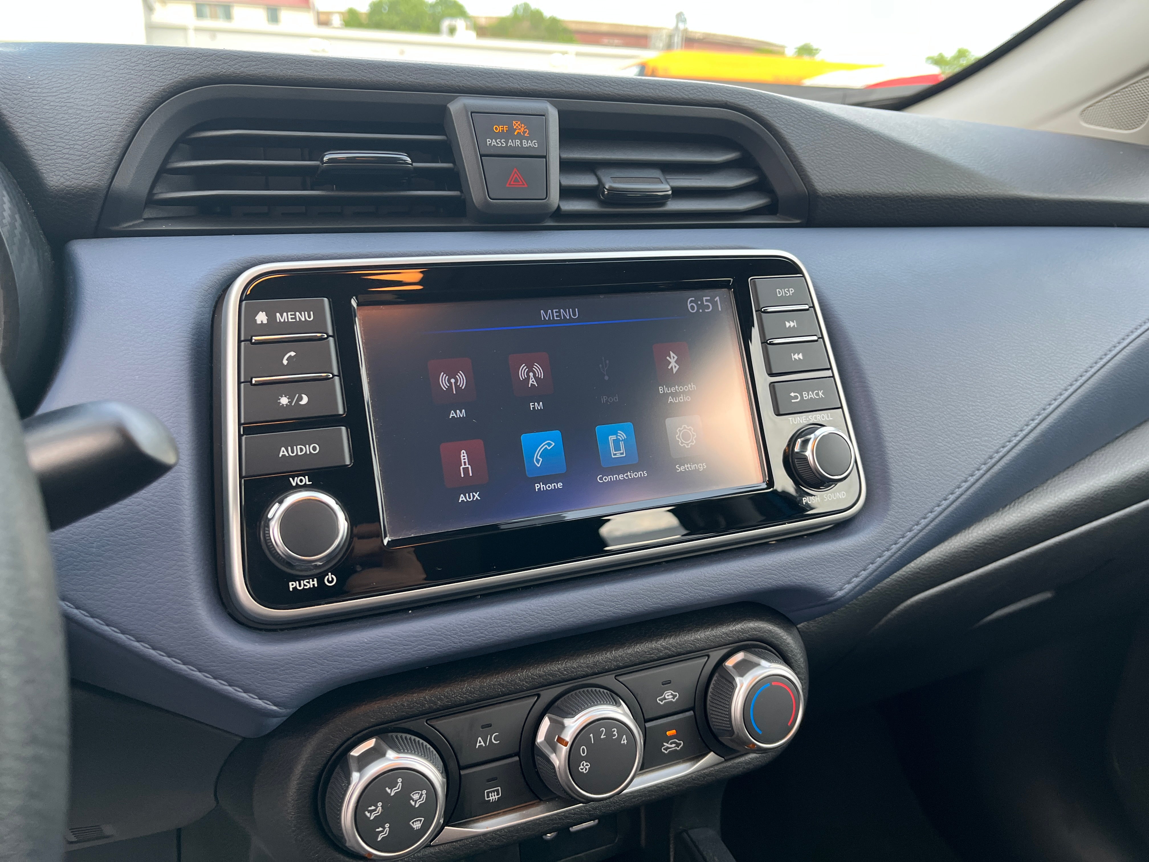 2023 Nissan Versa SV 4