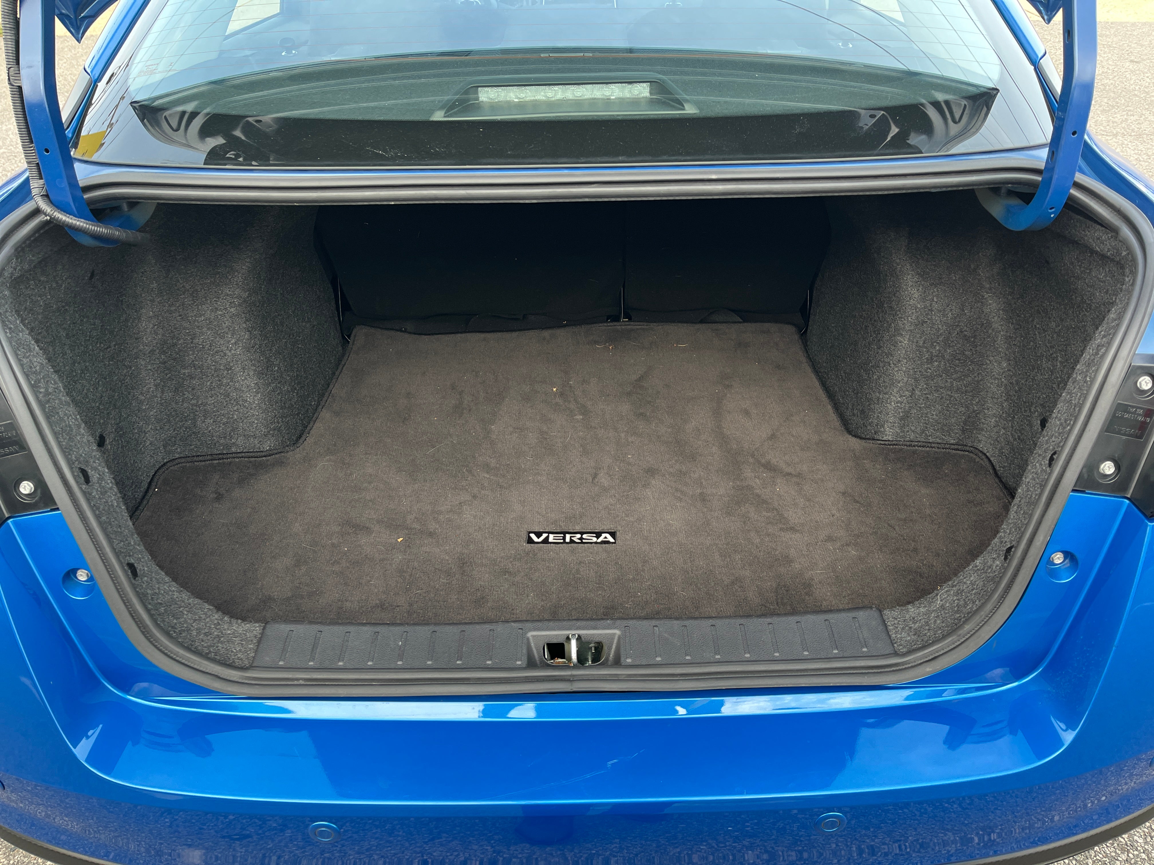2023 Nissan Versa SV 6
