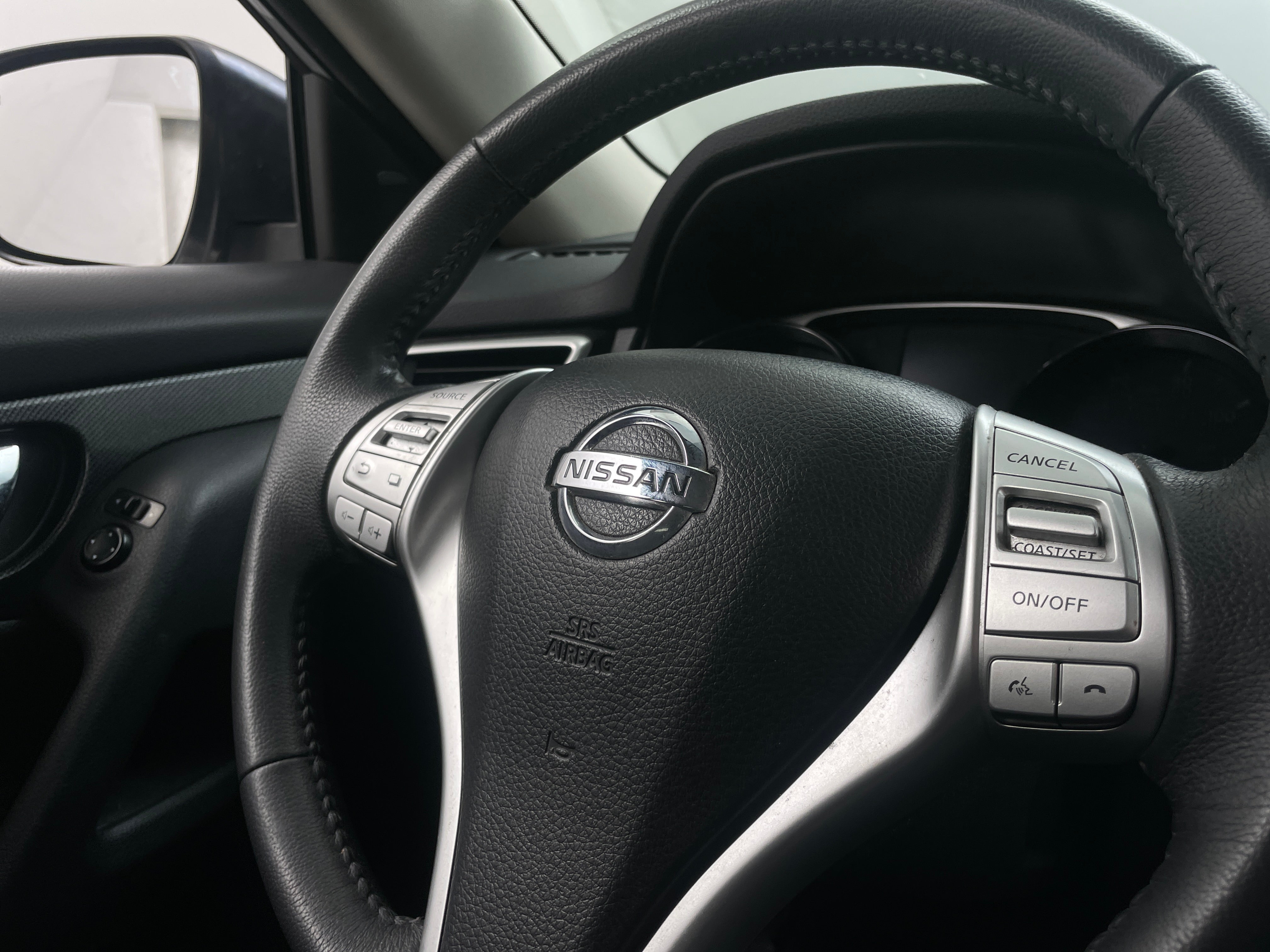 2016 Nissan Rogue SL 5