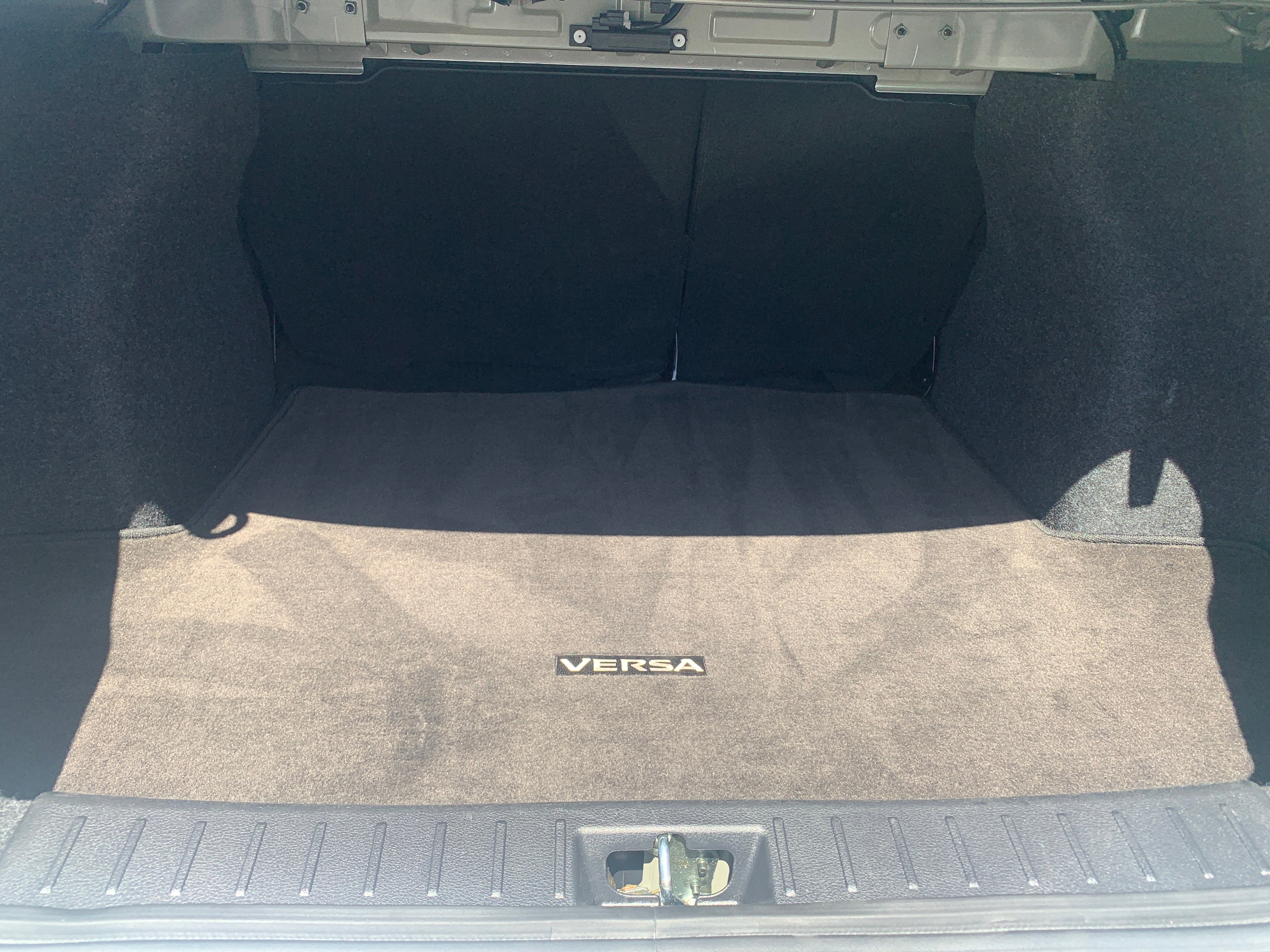 2024 Nissan Versa SR 6