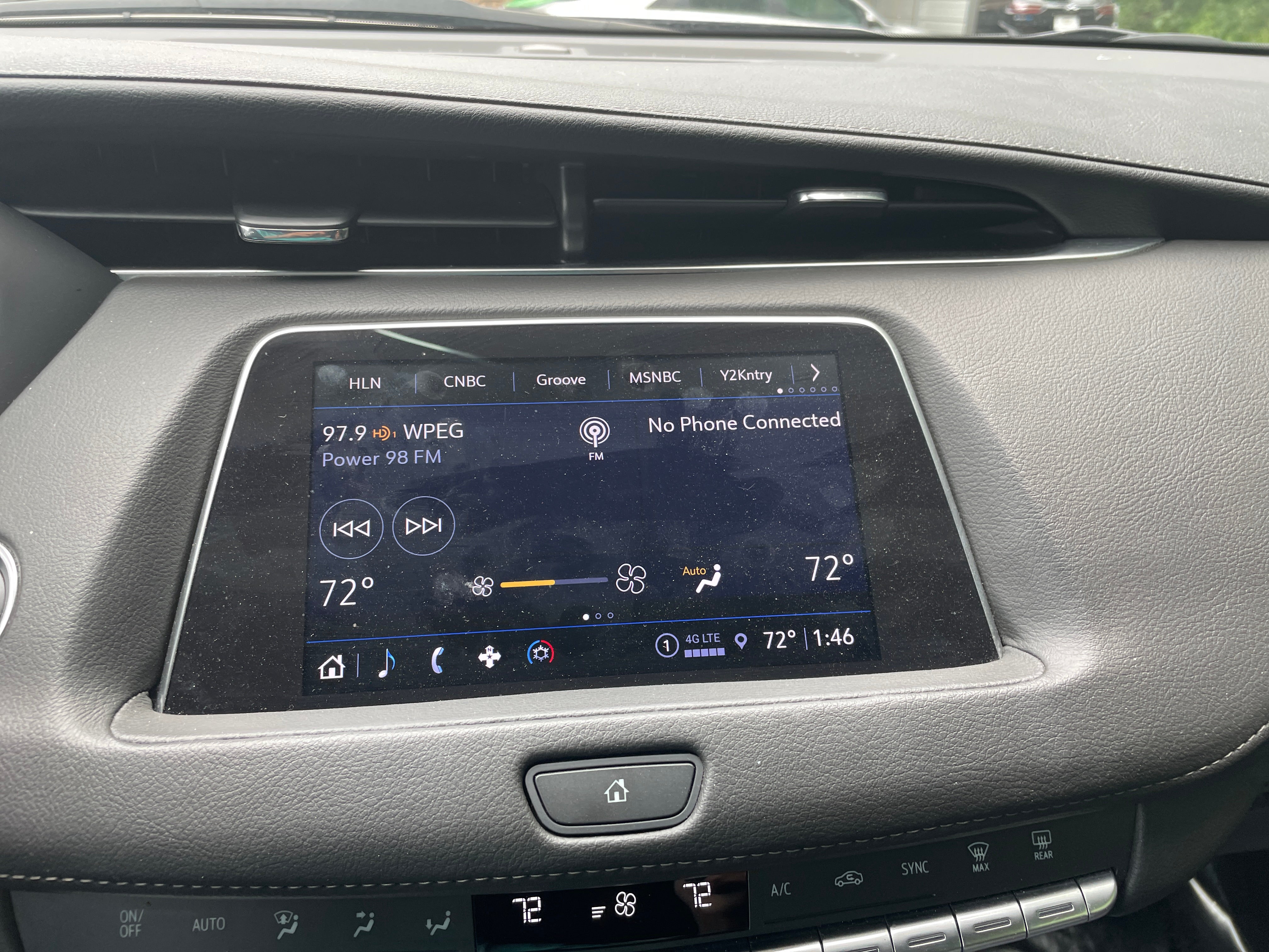 2023 Cadillac XT4 Premium Luxury 4