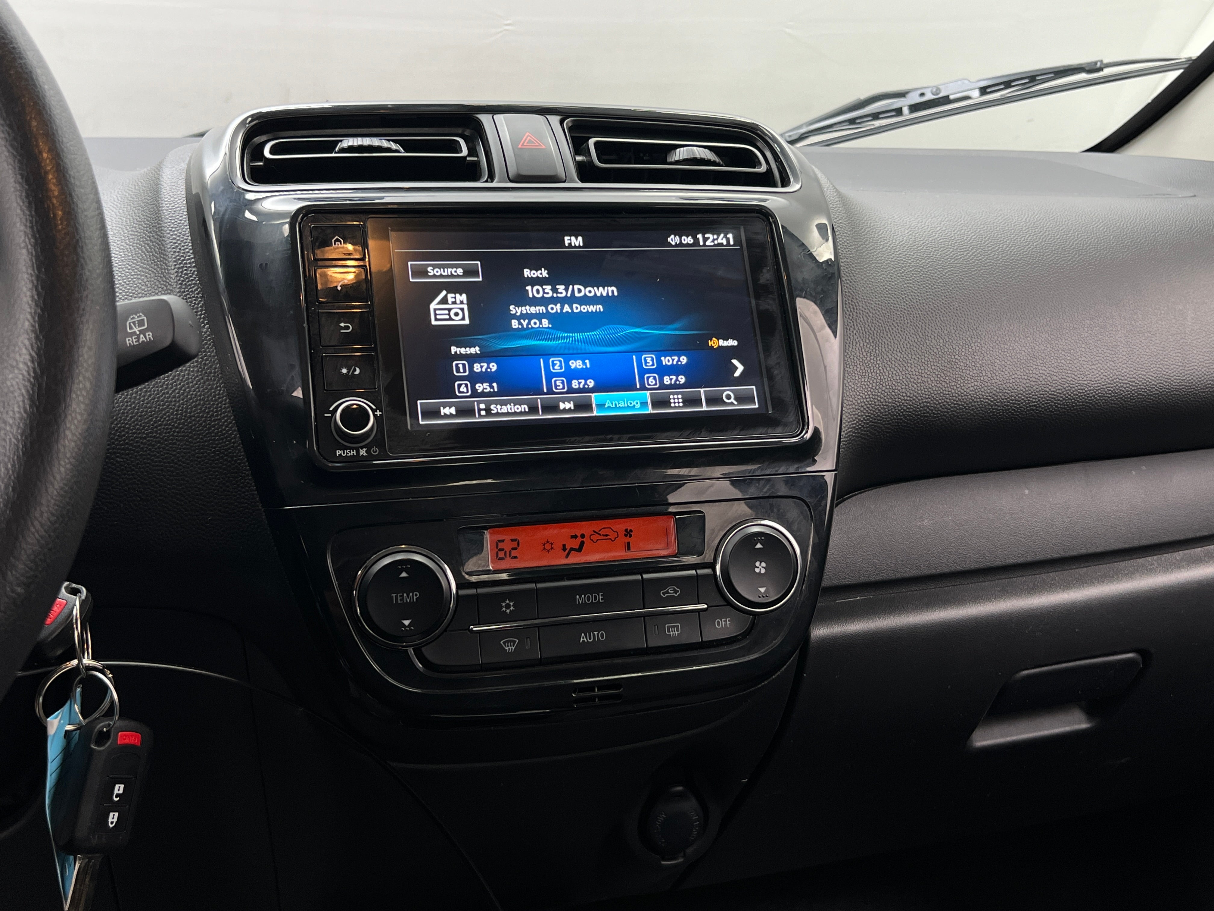 2023 Mitsubishi Mirage ES 4