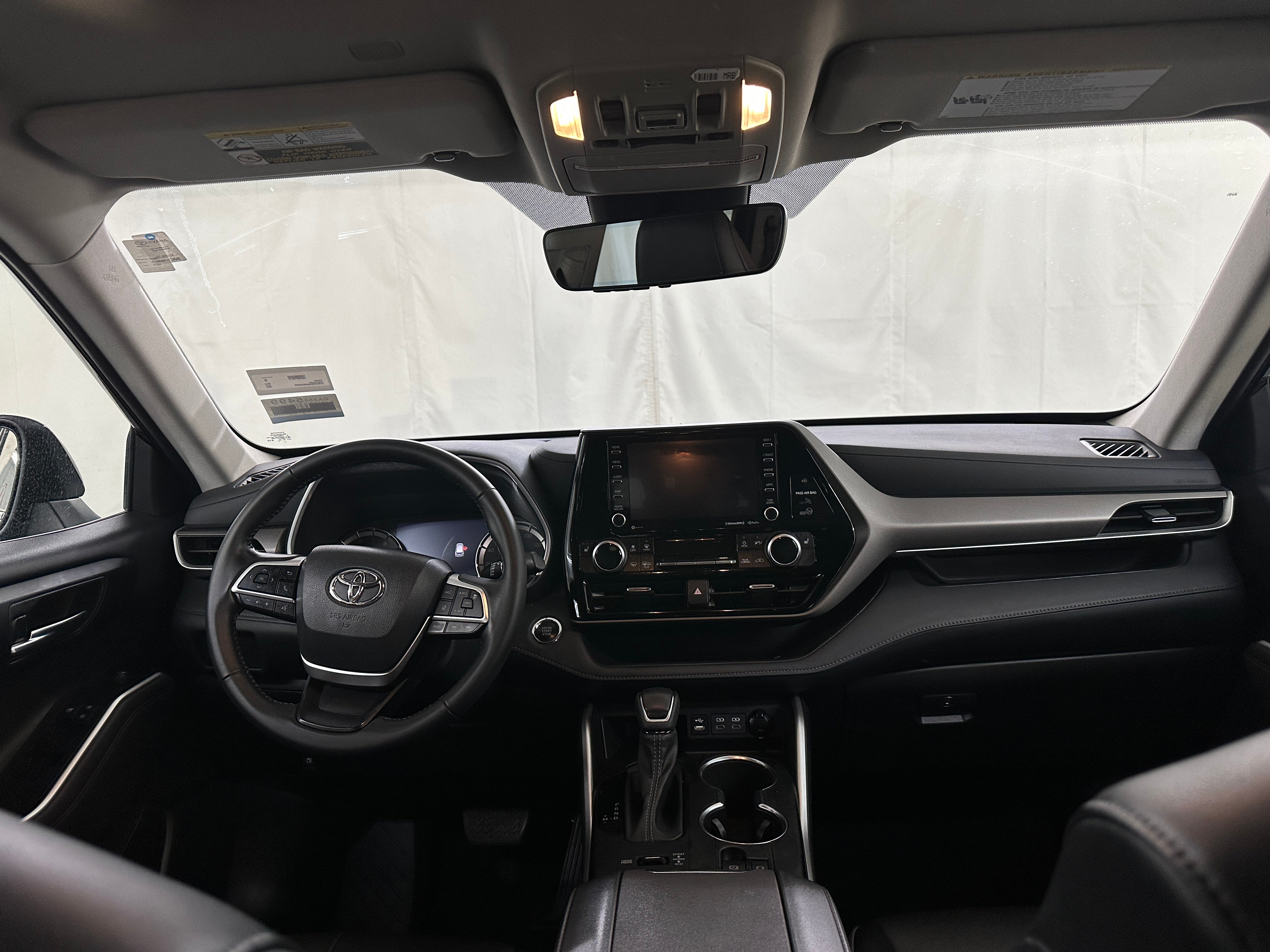 2022 Toyota Highlander XLE 2