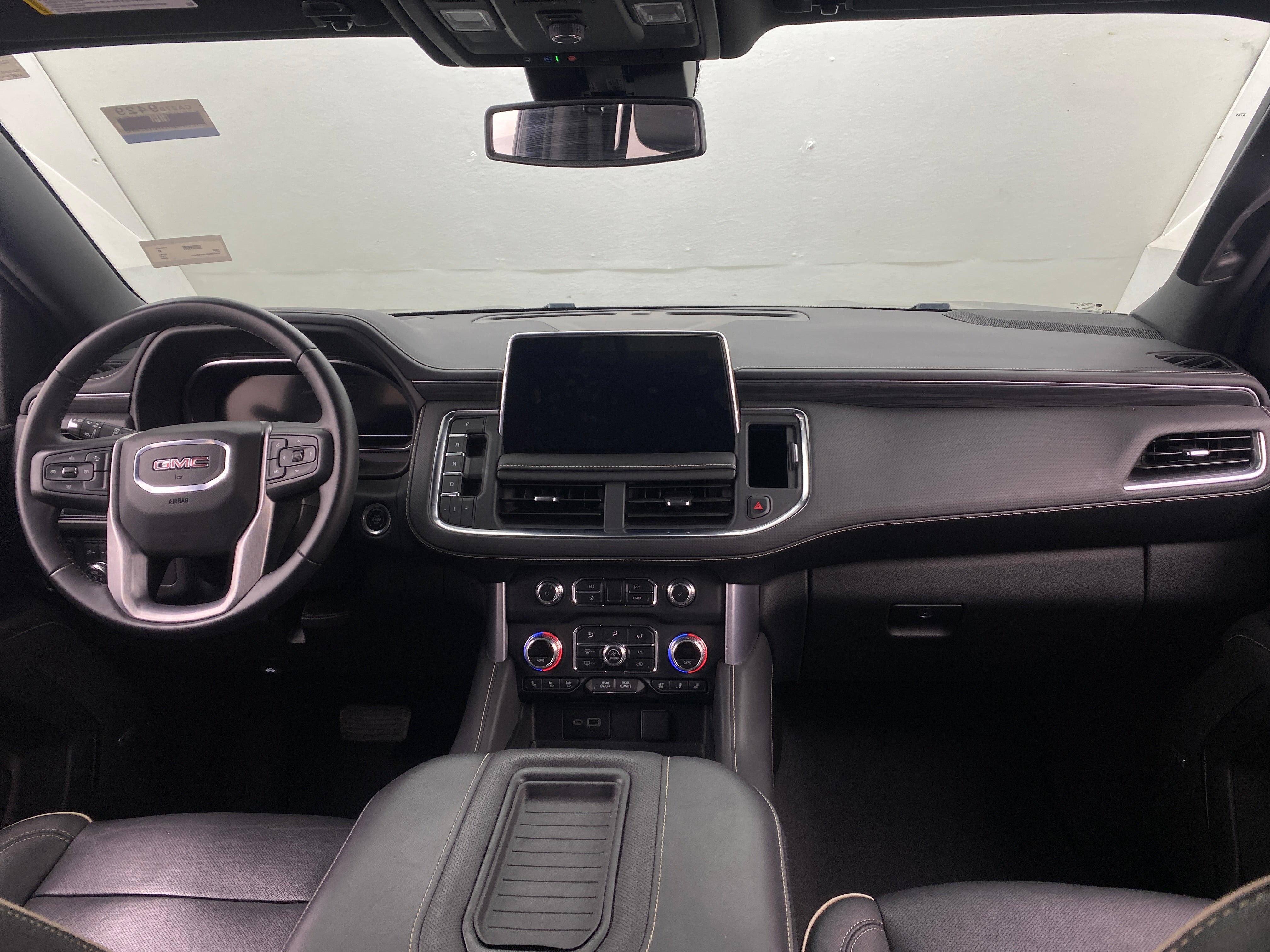 2024 GMC Yukon SLT 2