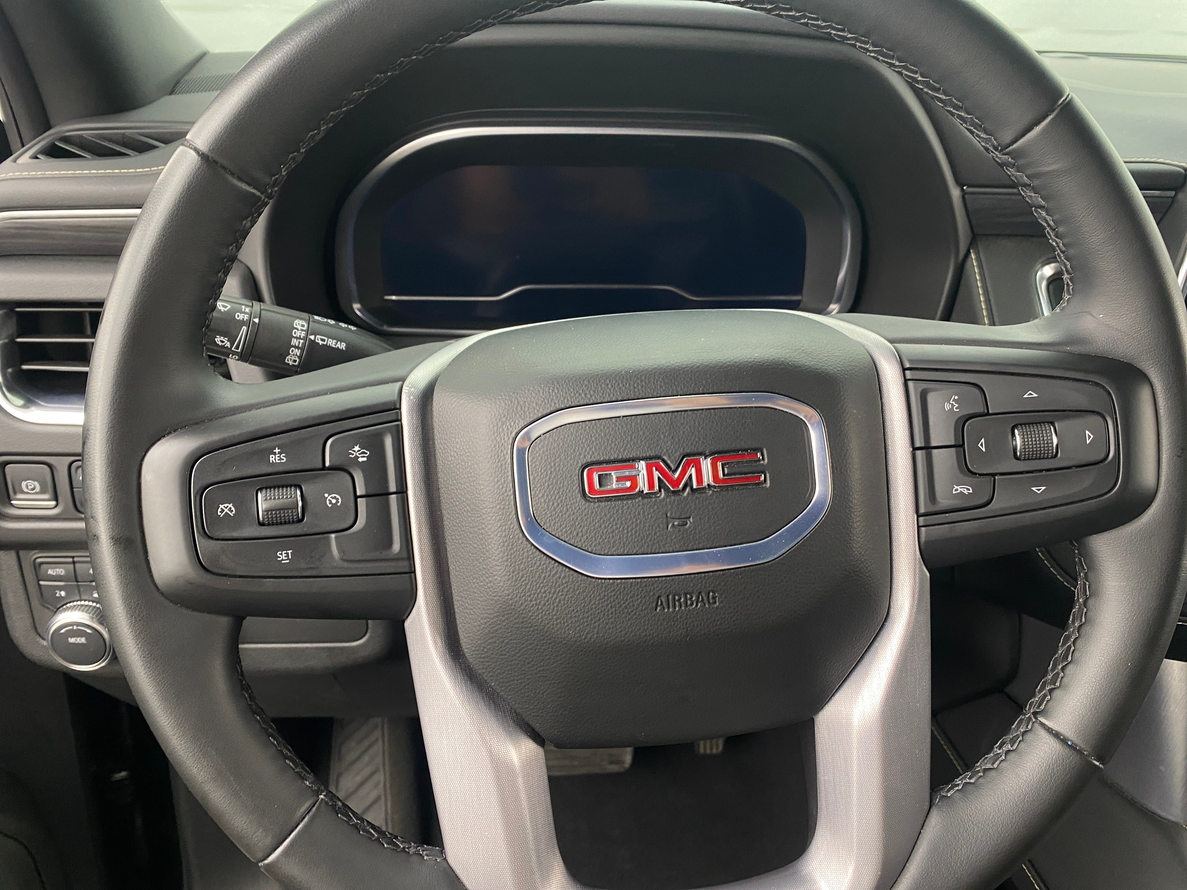 2024 GMC Yukon SLT 4