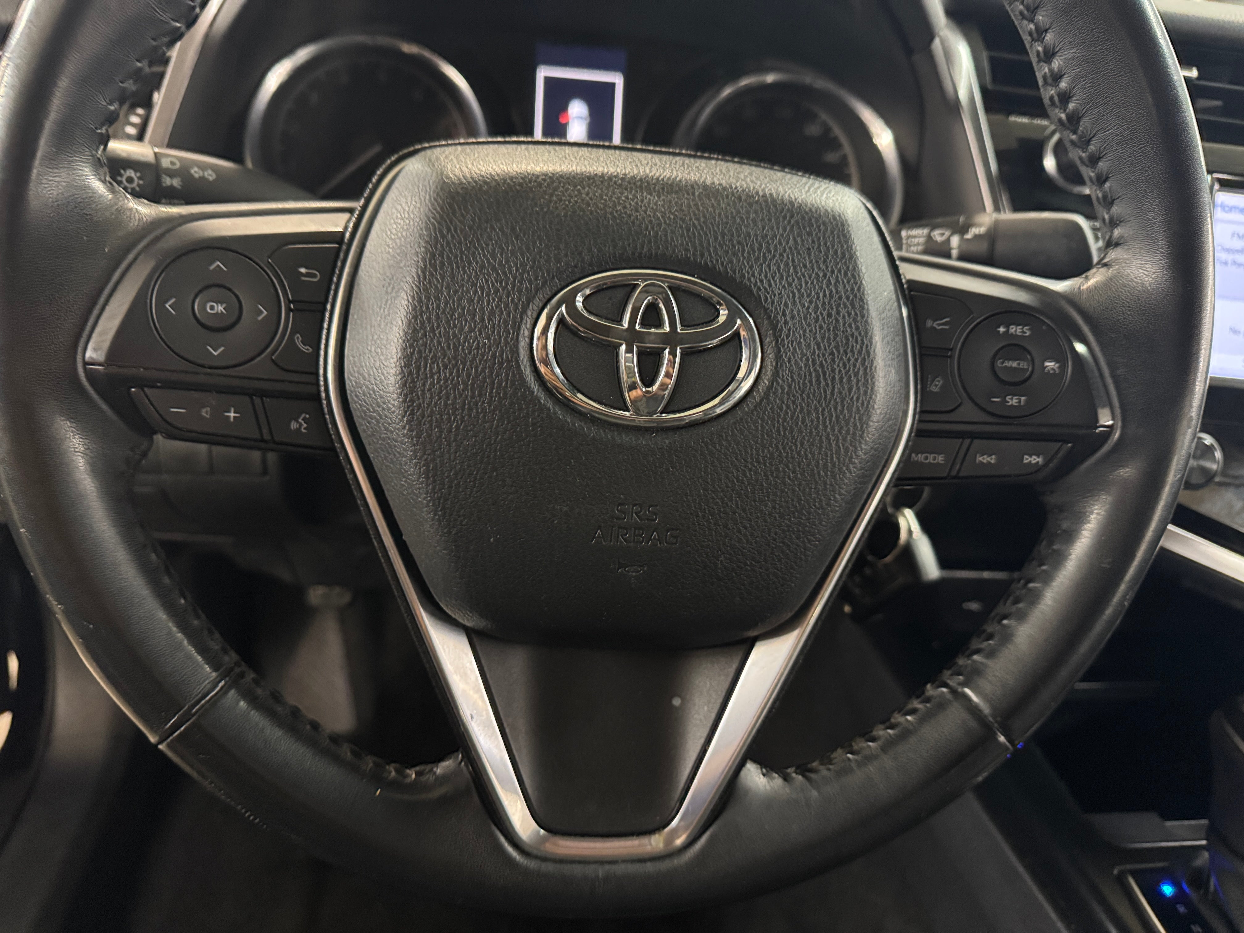 2020 Toyota Camry SE 4