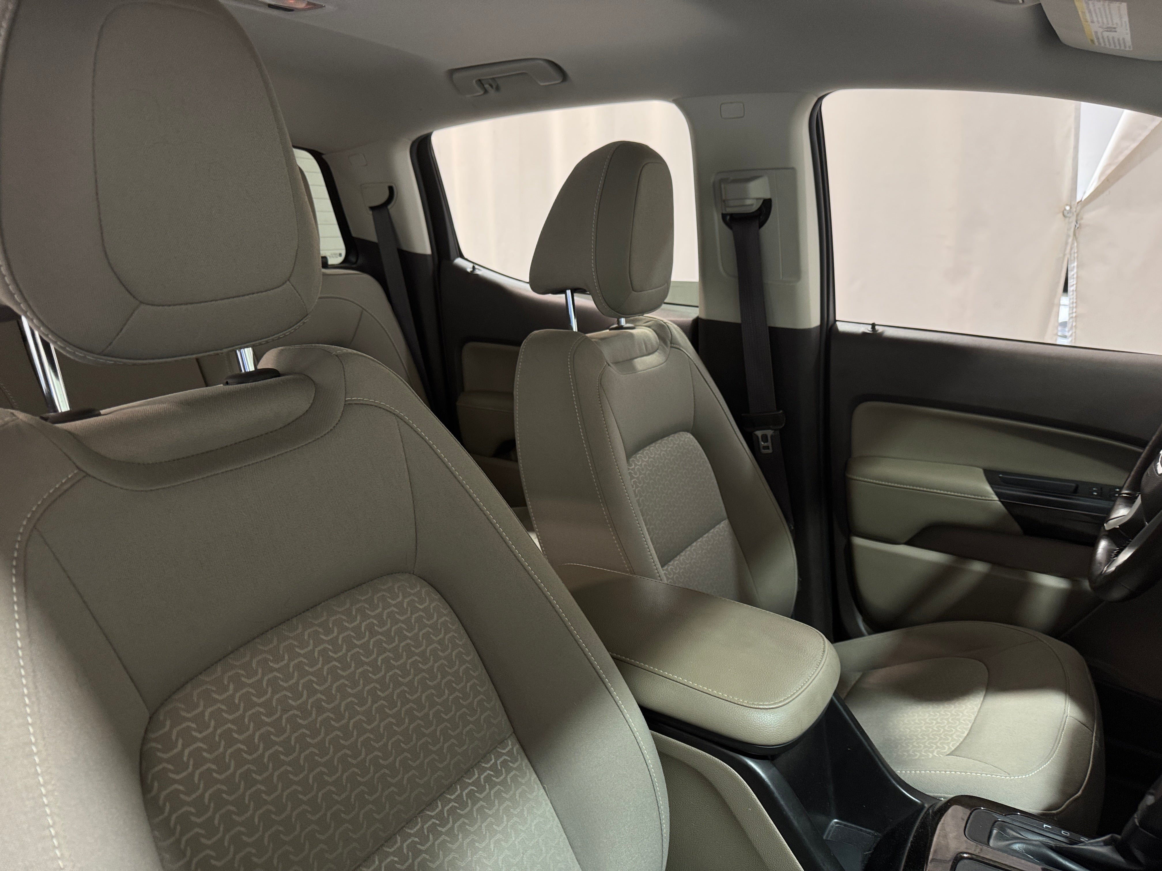 2018 GMC Canyon SLE 2