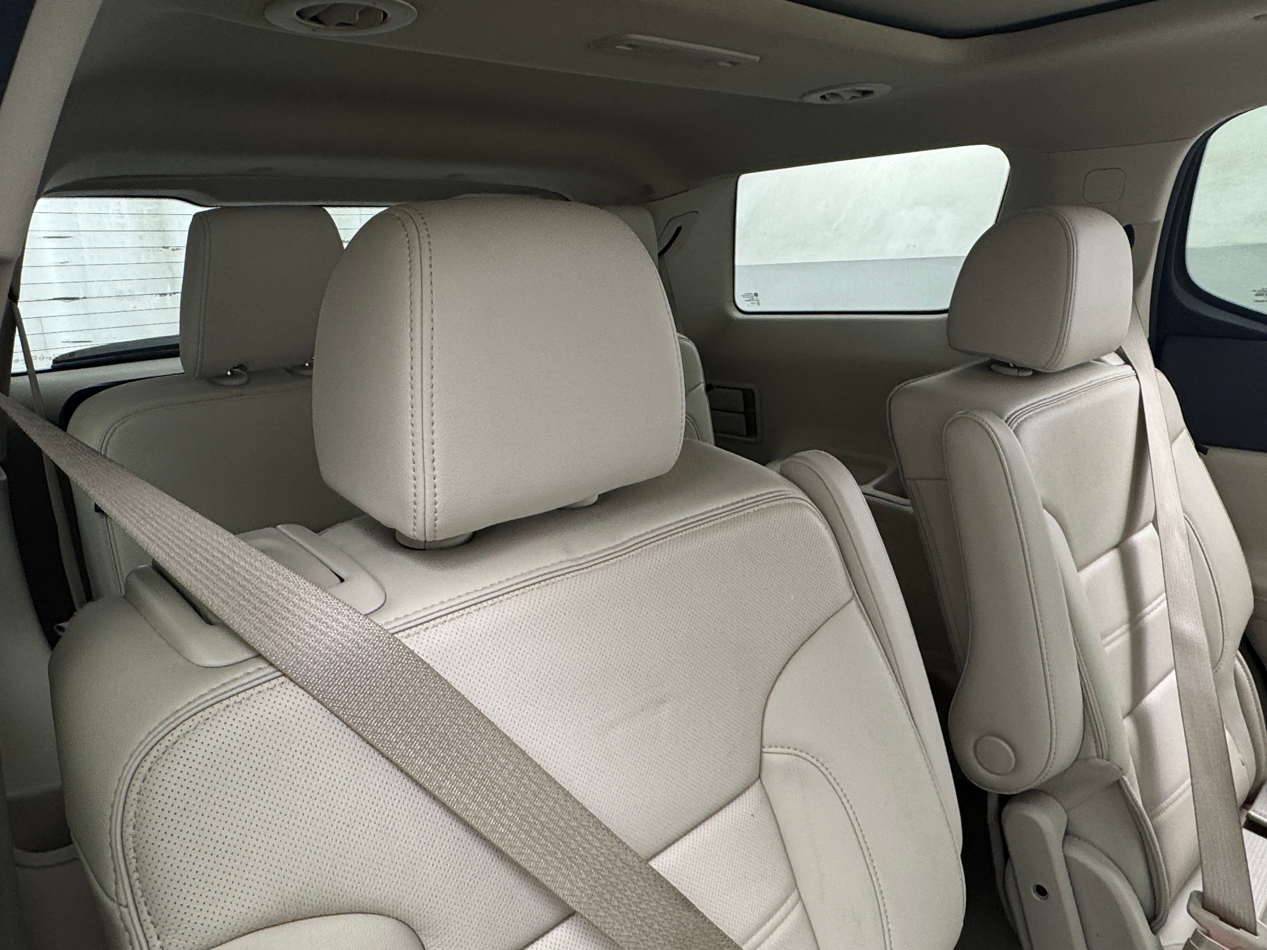 2022 GMC Acadia Denali 5