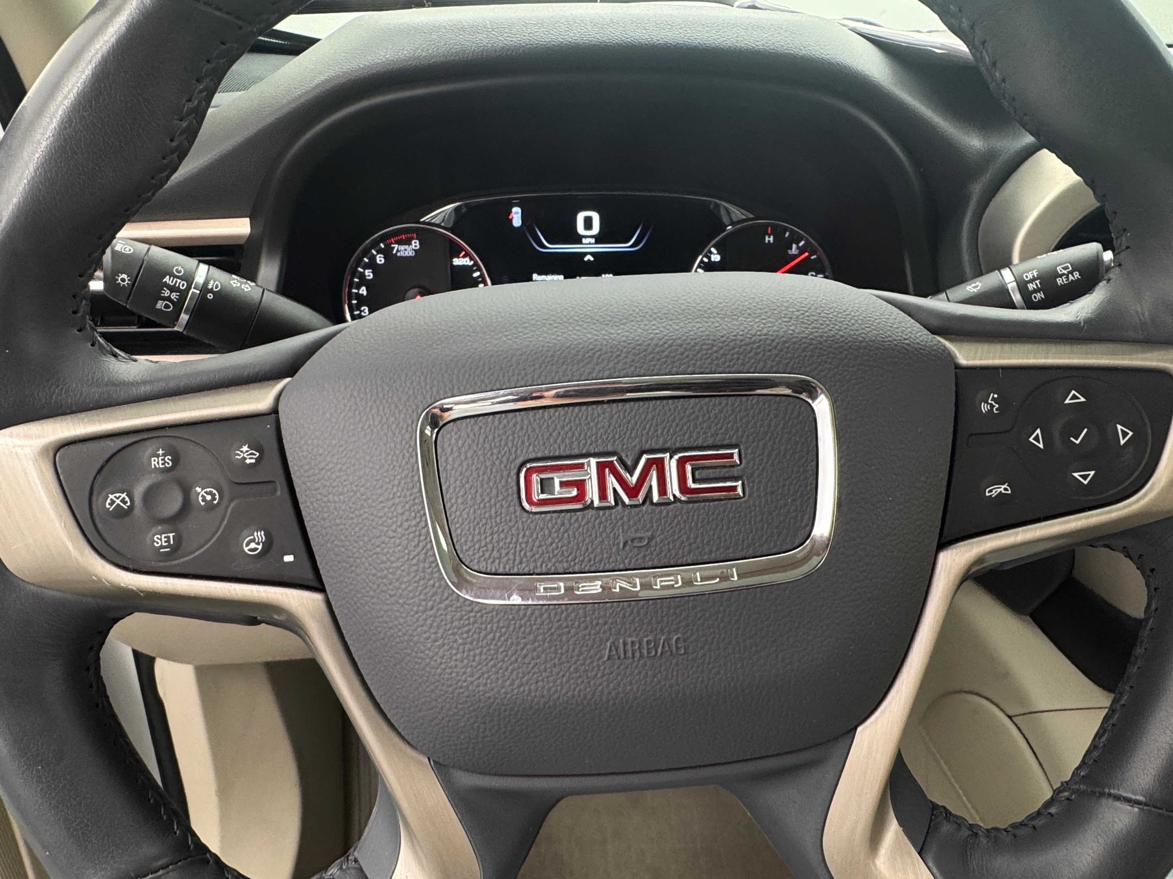 2022 GMC Acadia Denali 4