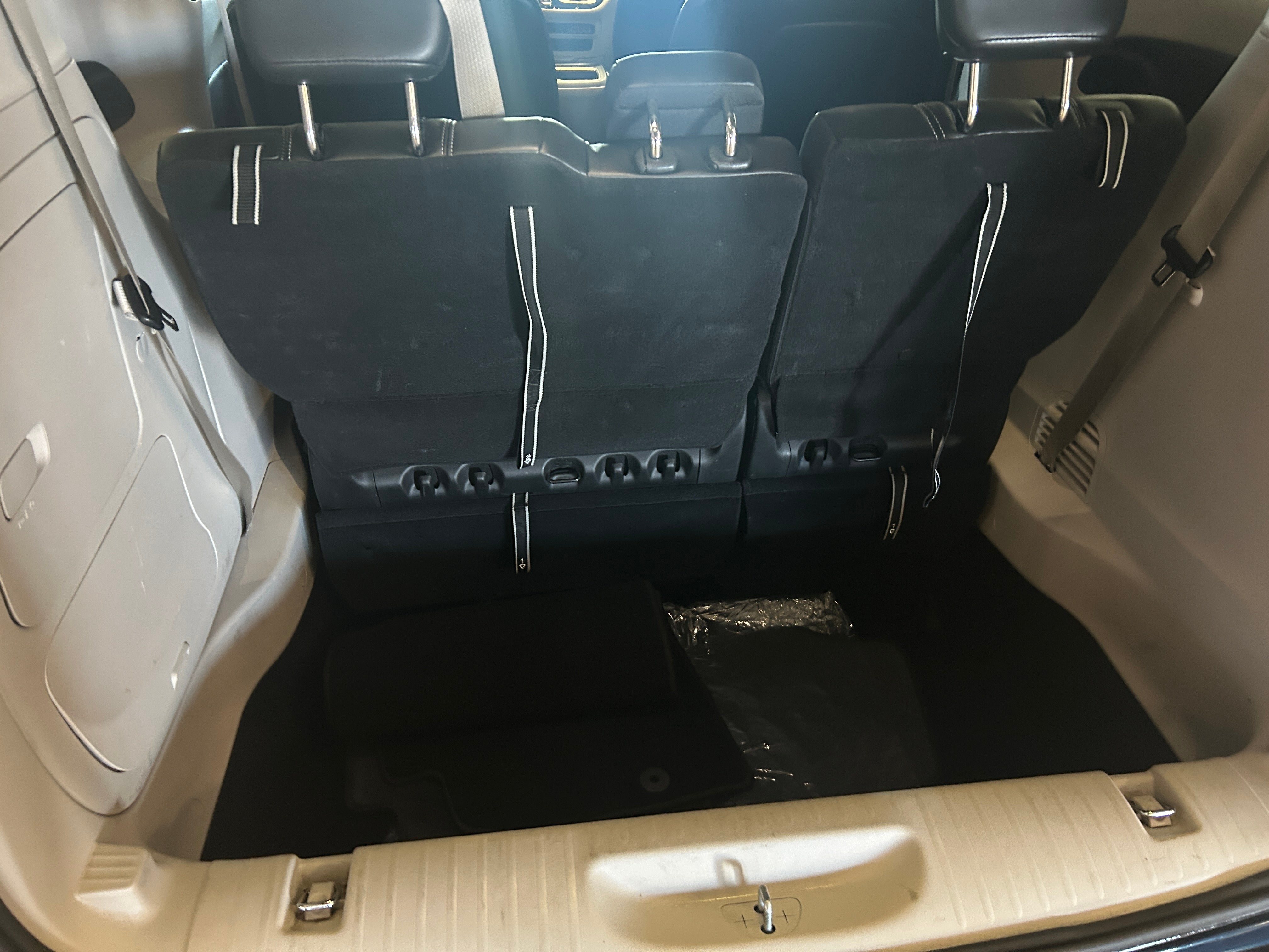 2023 Chrysler Pacifica Hybrid Touring L 6