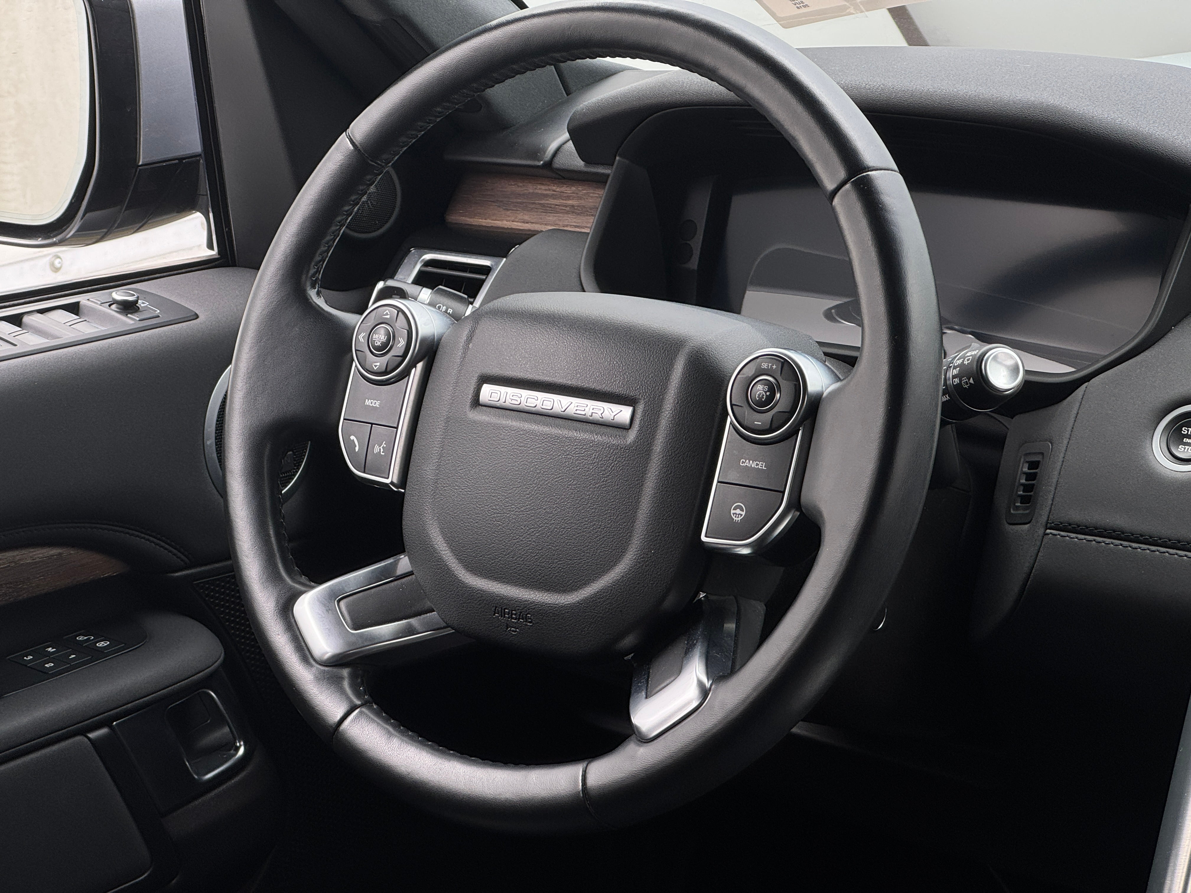 2018 Land Rover Discovery HSE 4