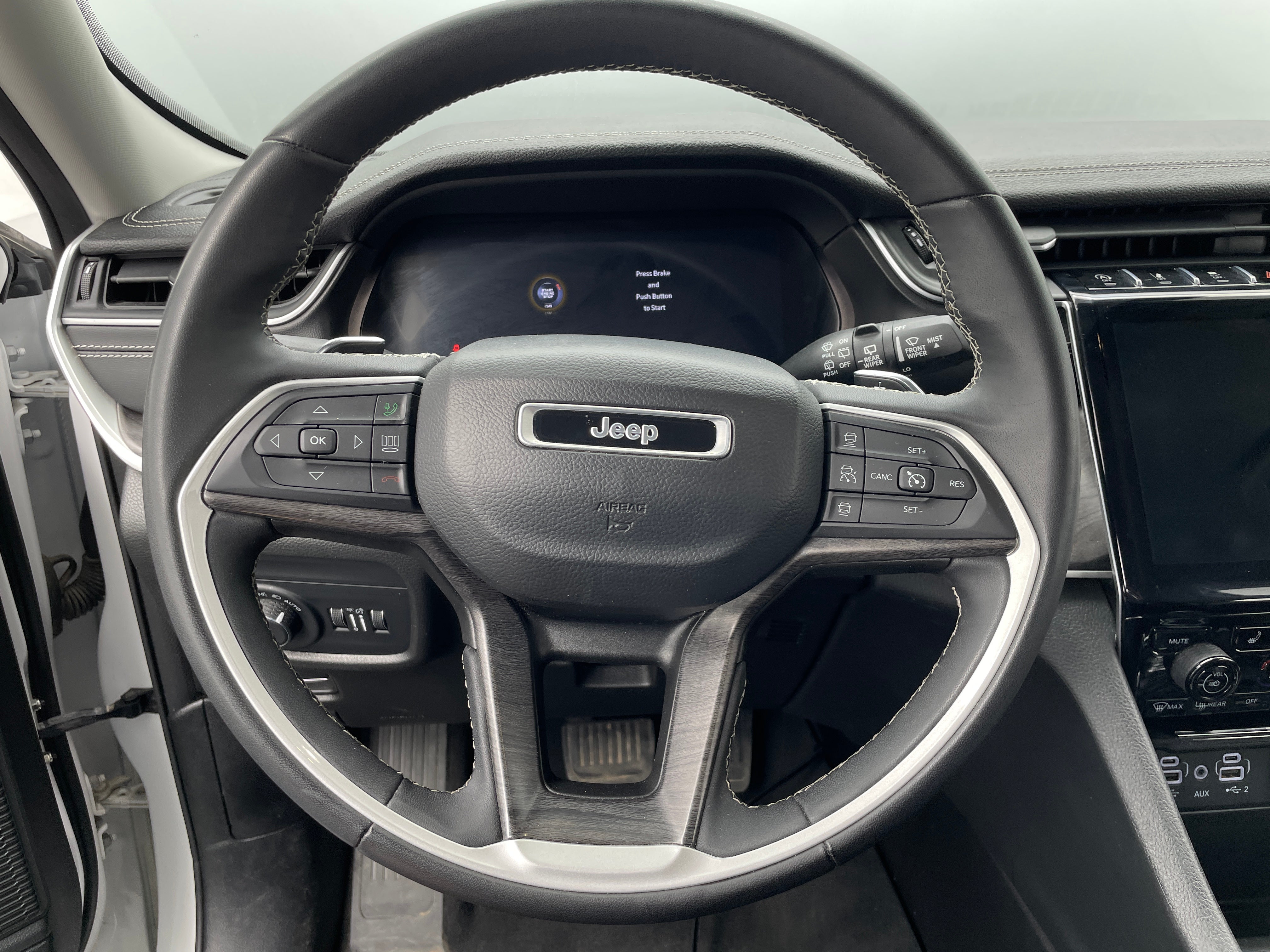 2023 Jeep Grand Cherokee Limited Edition 4