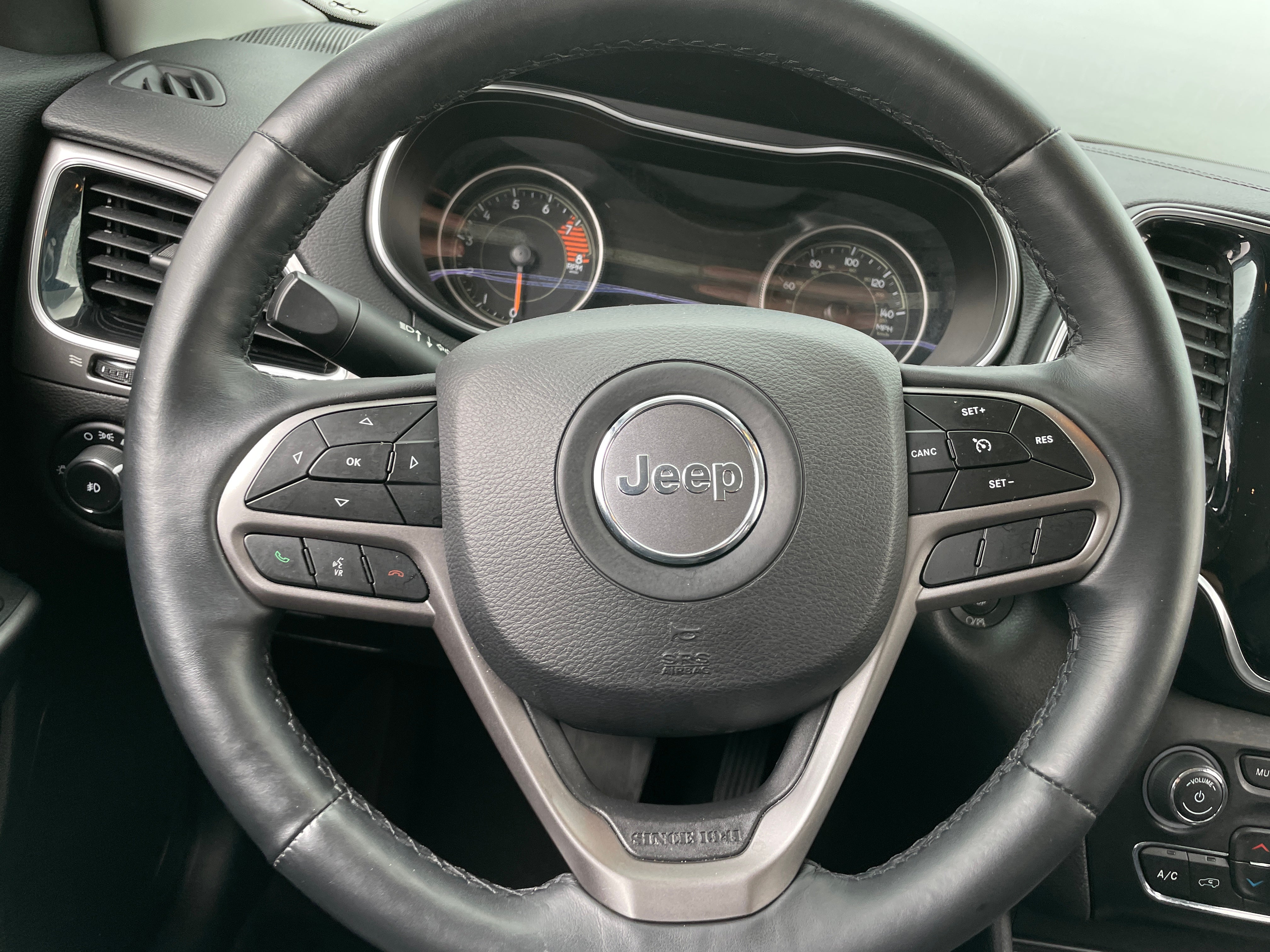 2019 Jeep Cherokee Limited Edition 4