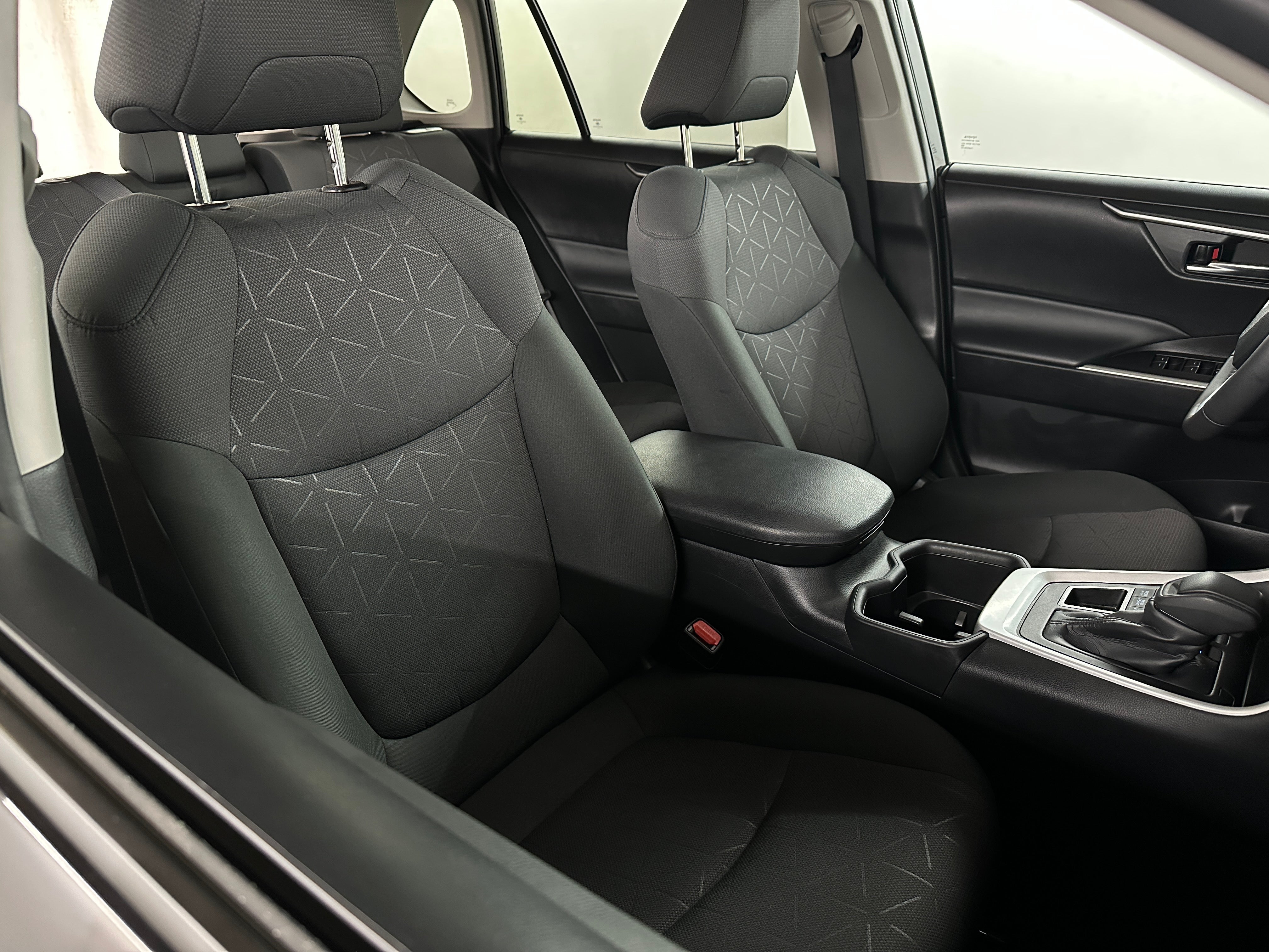 2024 Toyota RAV4 XLE 2