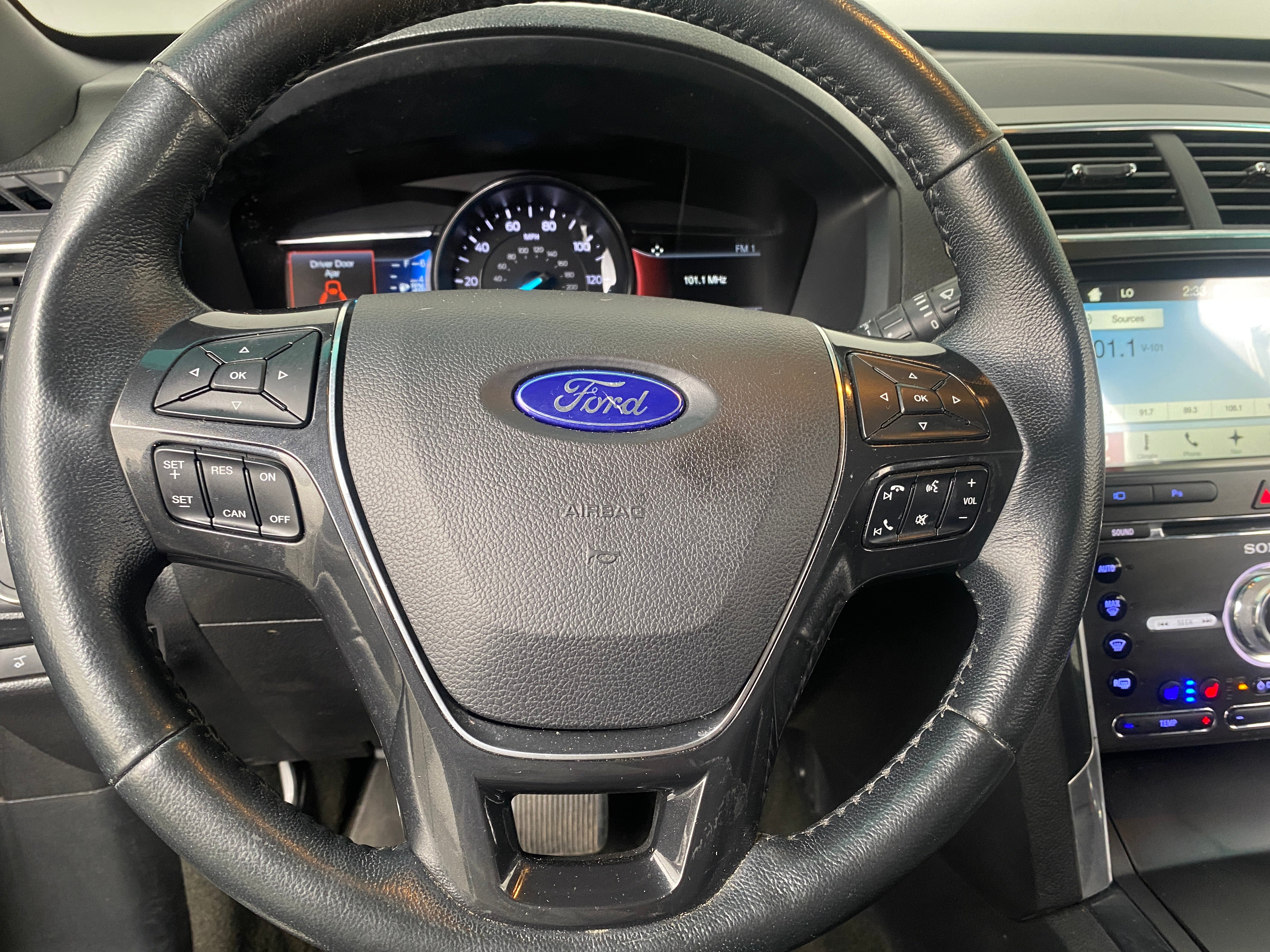 2017 Ford Explorer Limited 4