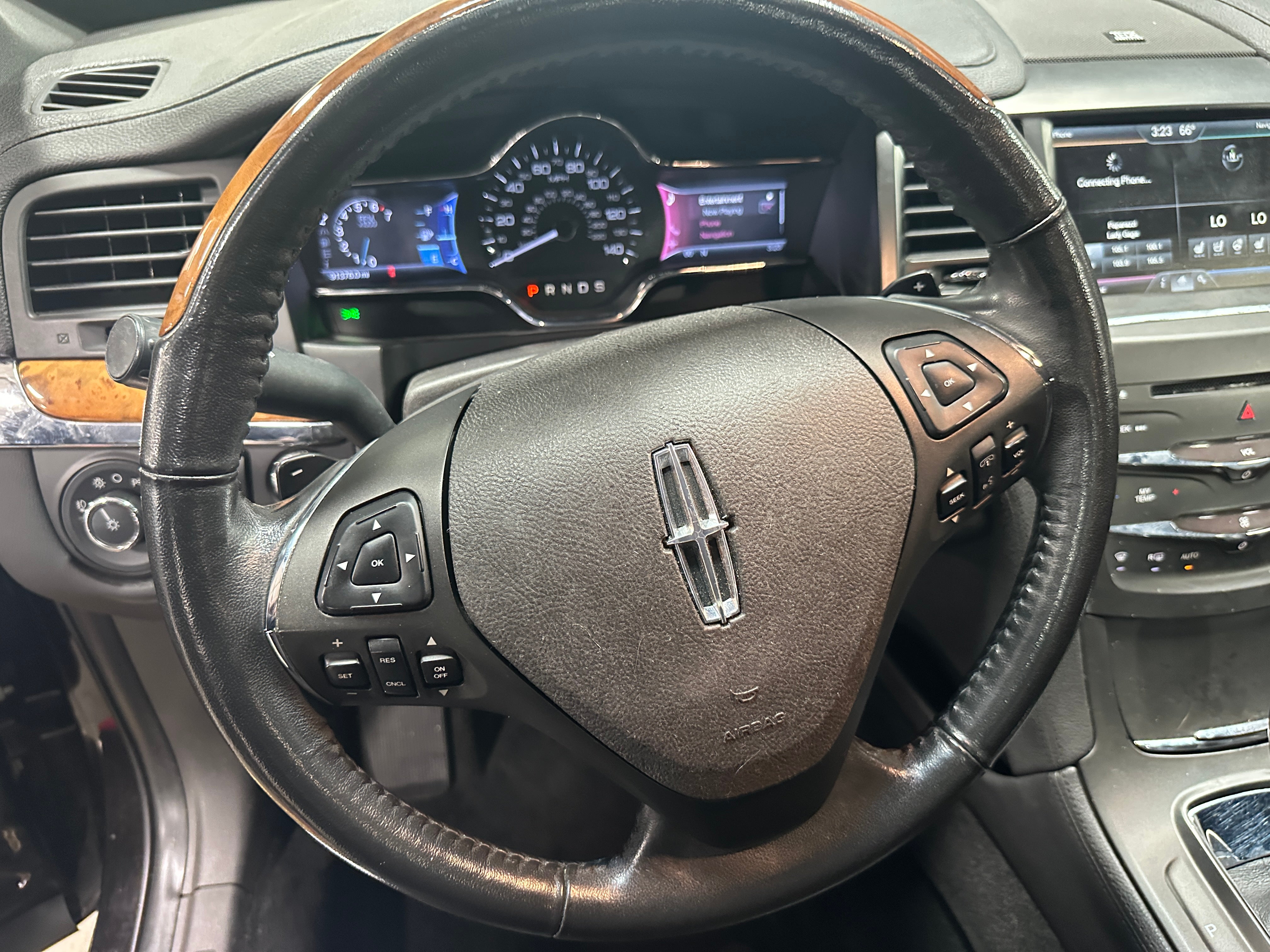 2013 Lincoln MKS  4