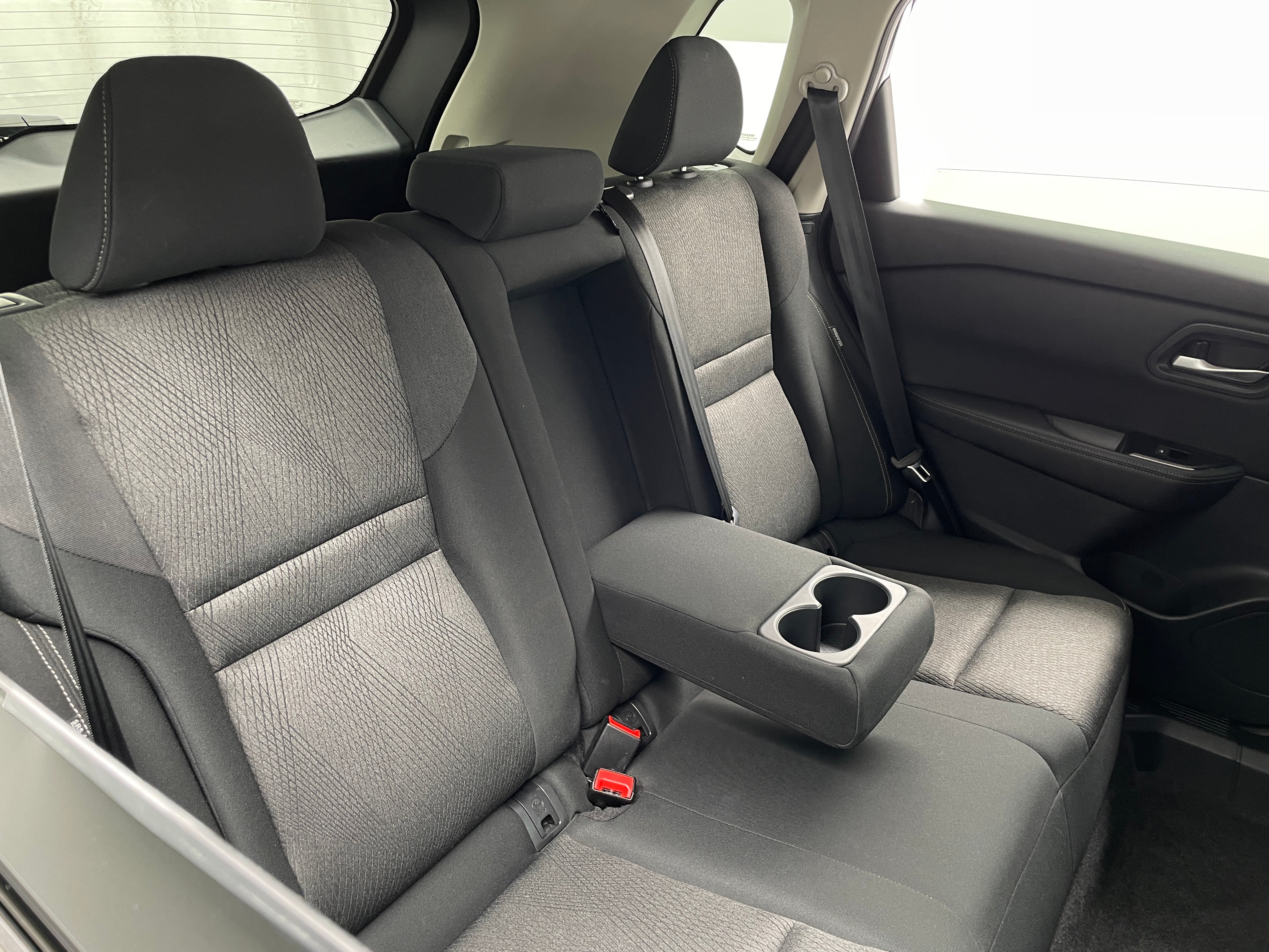 2024 Nissan Rogue SV 6