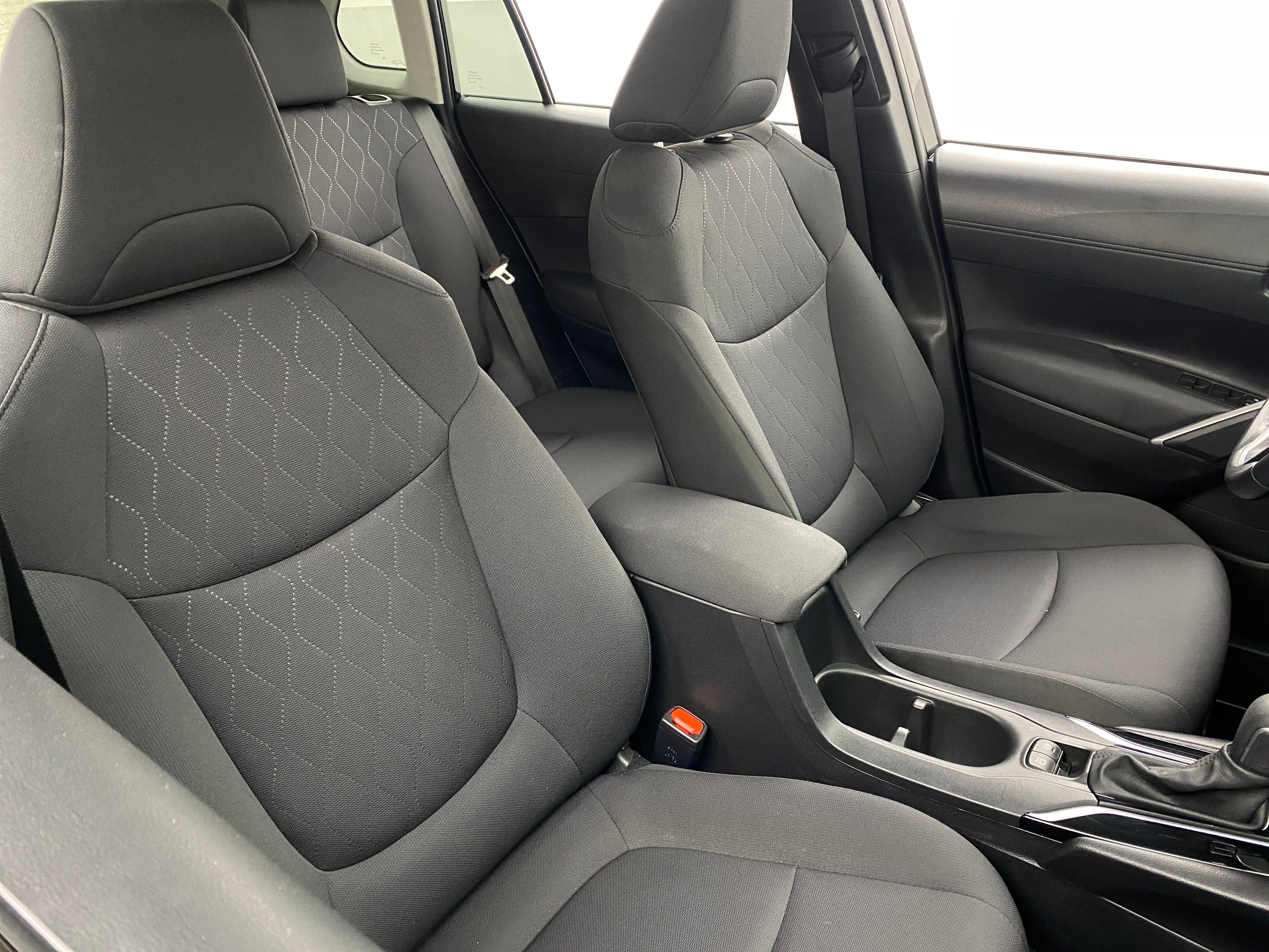 2023 Toyota Corolla Cross LE 2