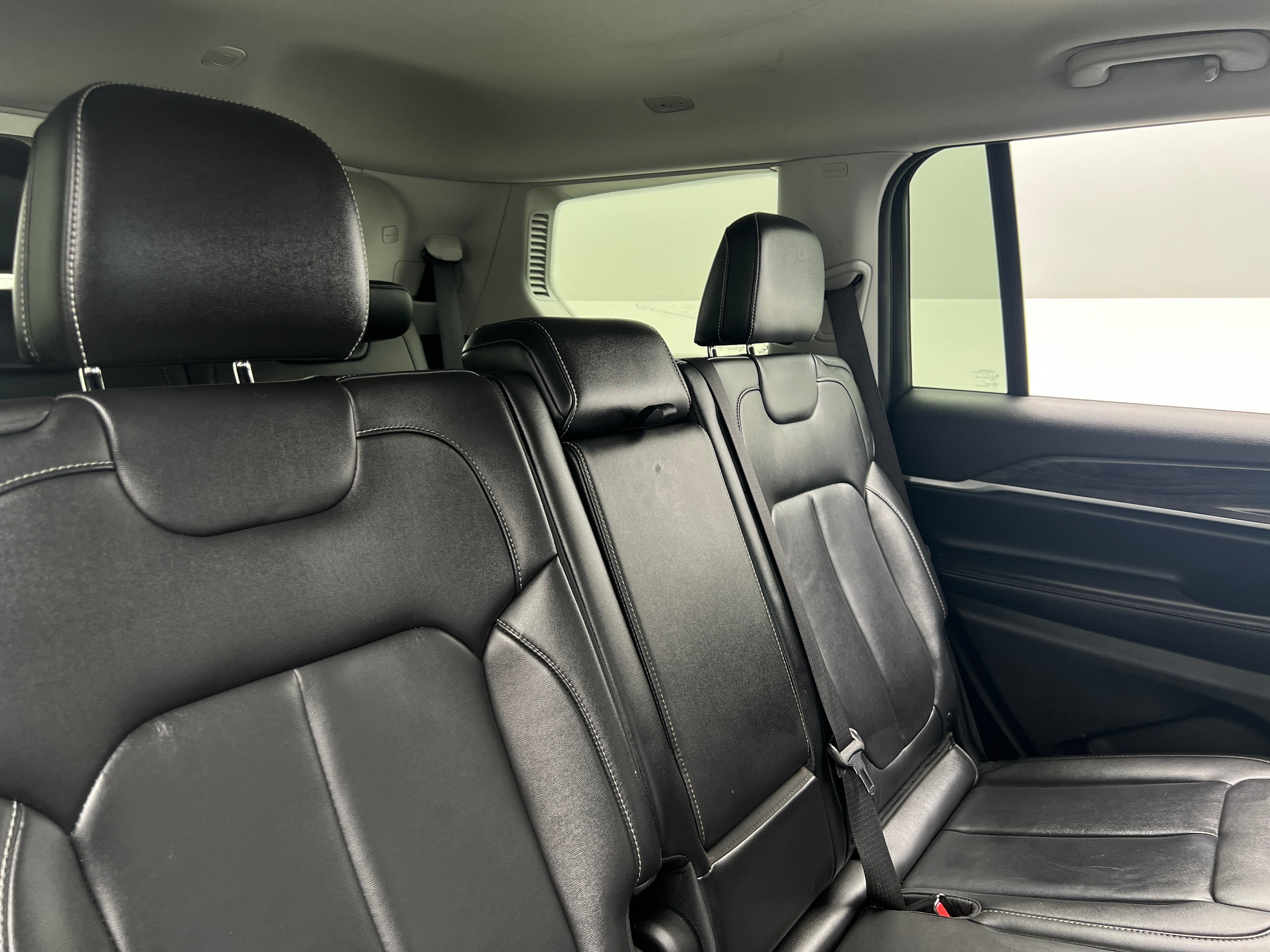 2022 Jeep Grand Cherokee L Limited Edition 5