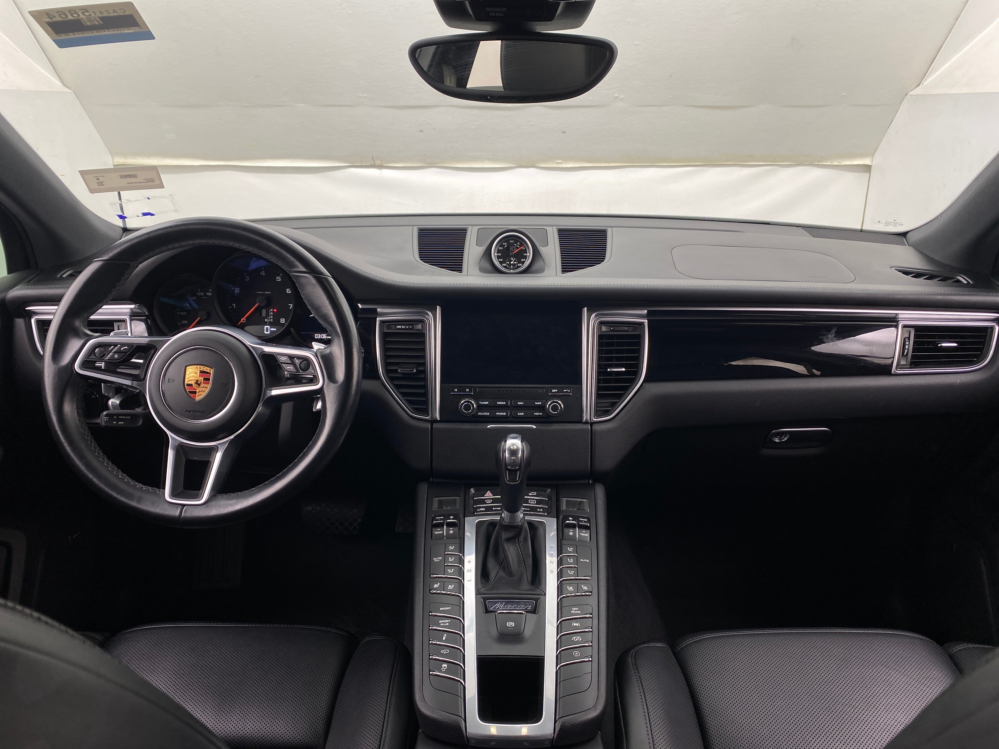 2018 Porsche Macan Sport Edition 2