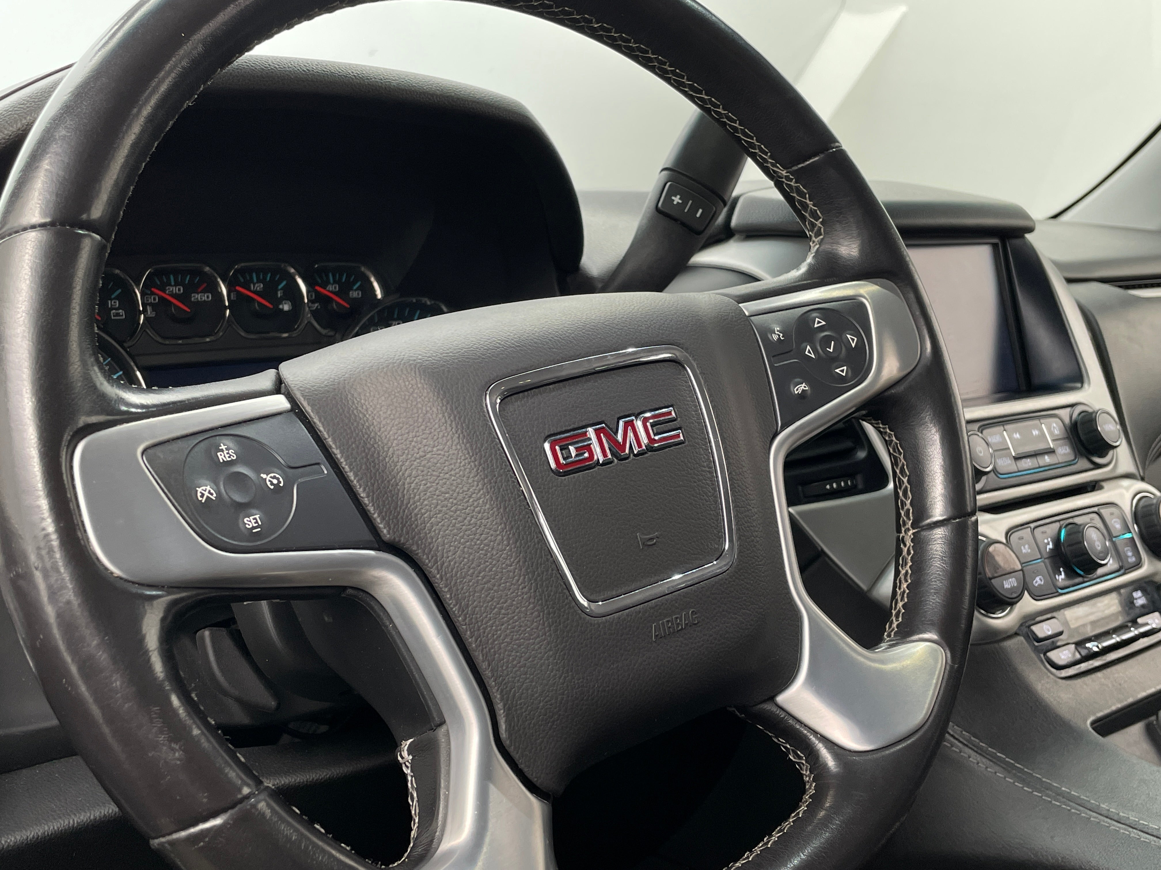 2020 GMC Yukon XL SLE 5