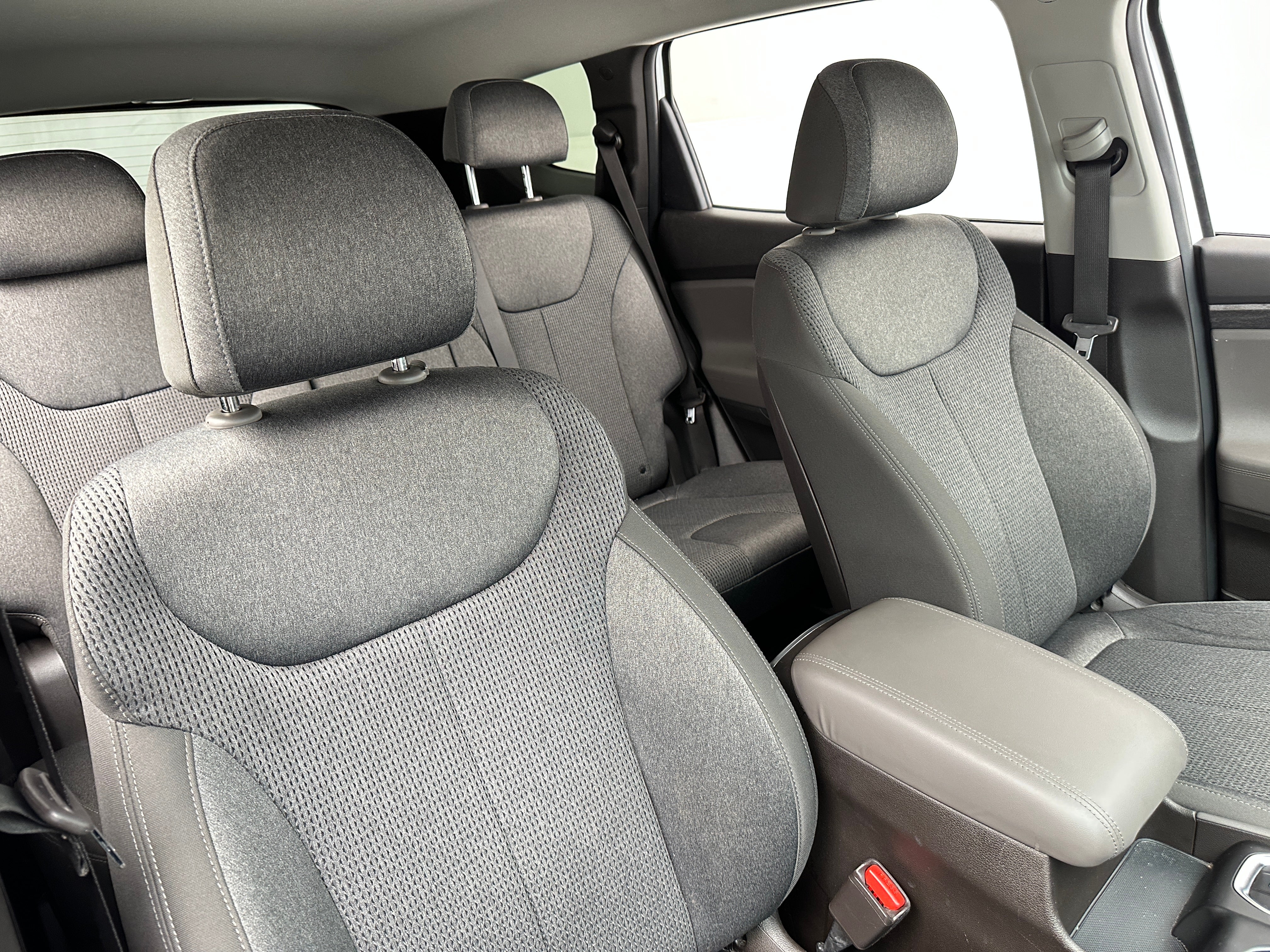2020 Hyundai Santa Fe SE 2