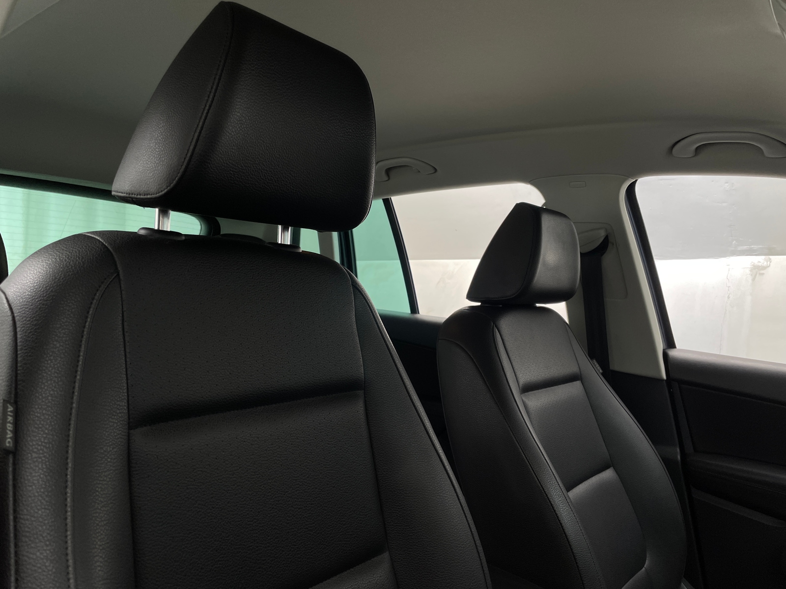 Thumbnail: 2014 Volkswagen Tiguan - 2