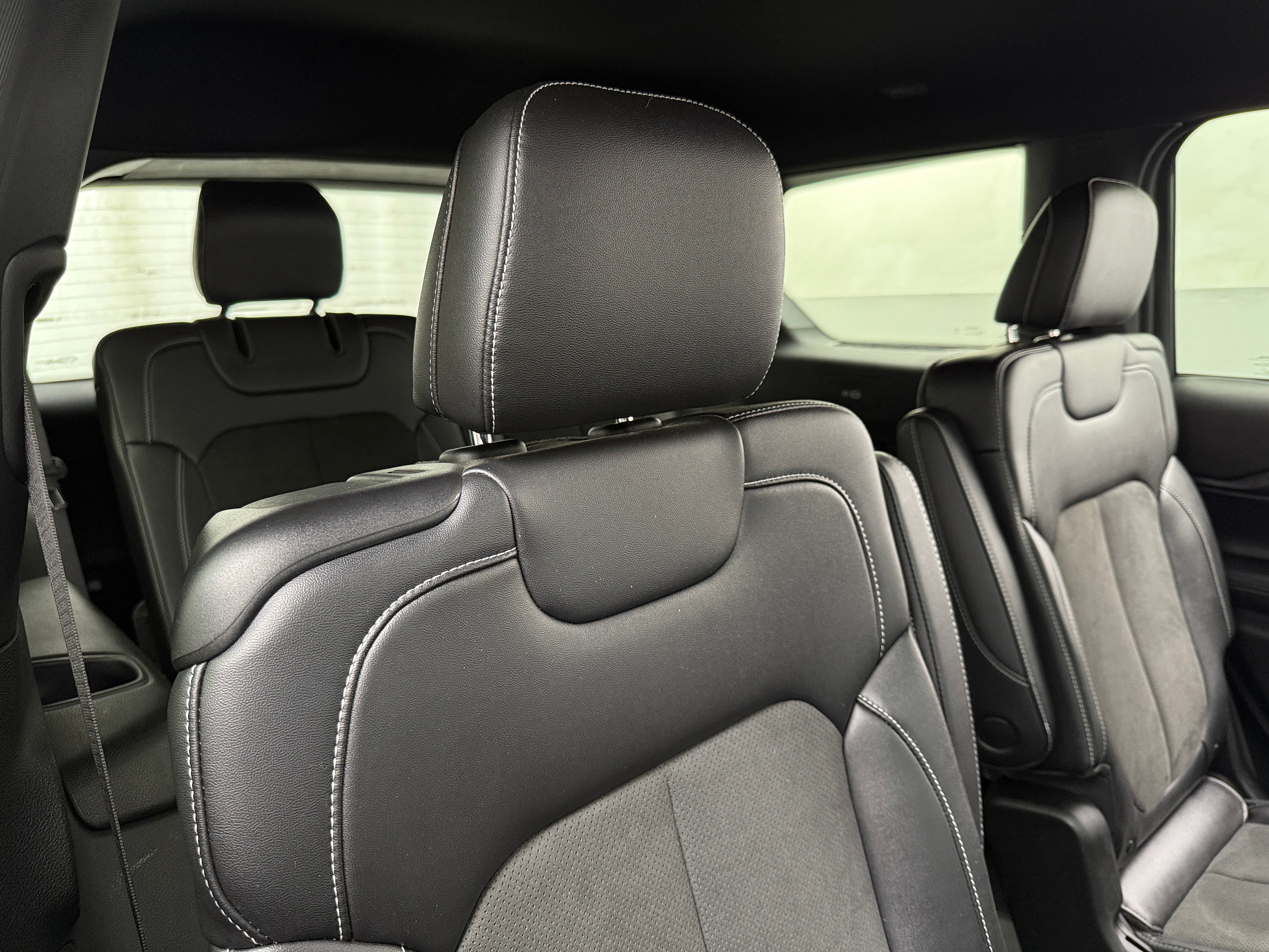 2022 Jeep Grand Cherokee L Altitude 5