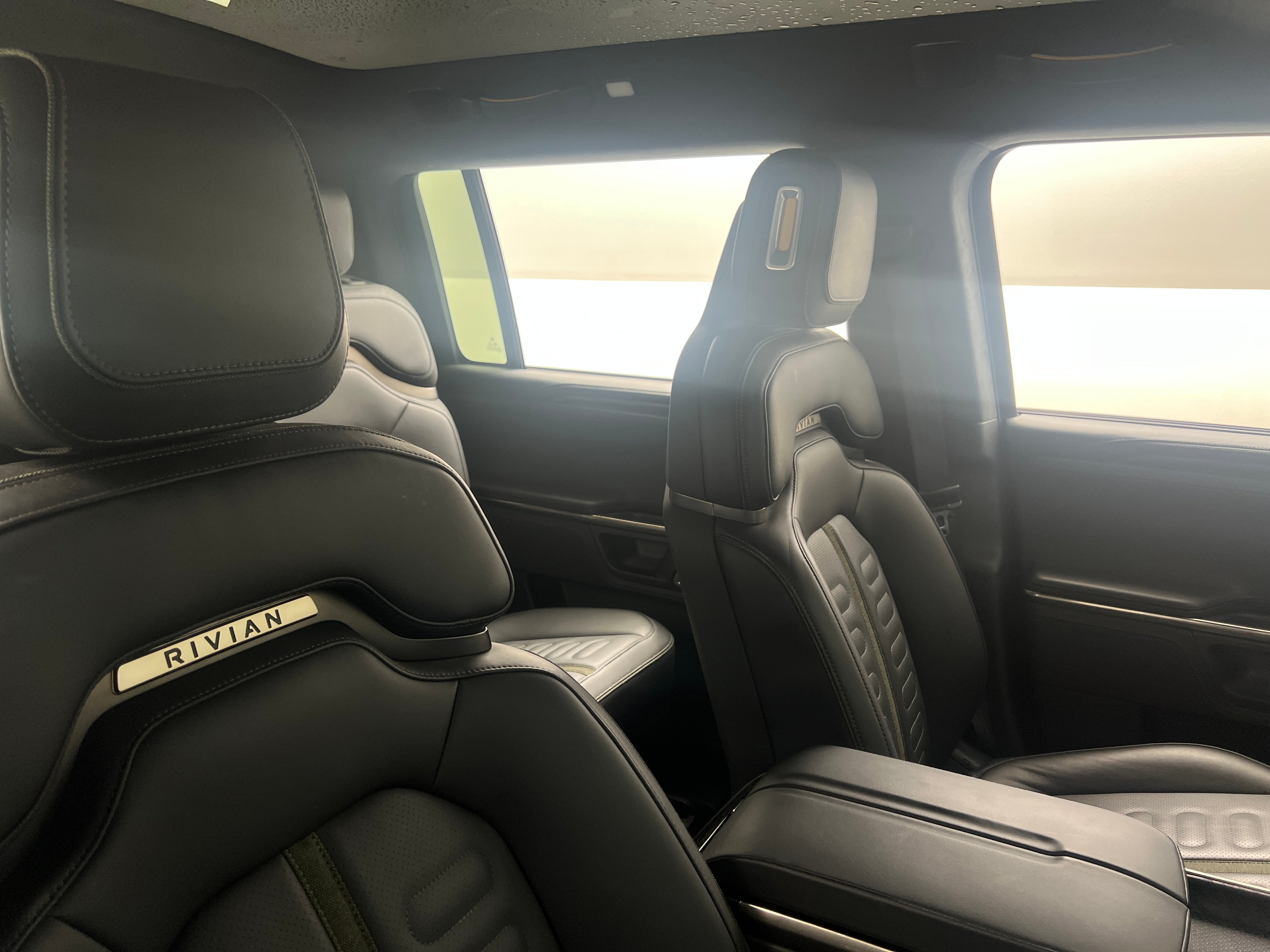 2023 Rivian R1S Adventure 2