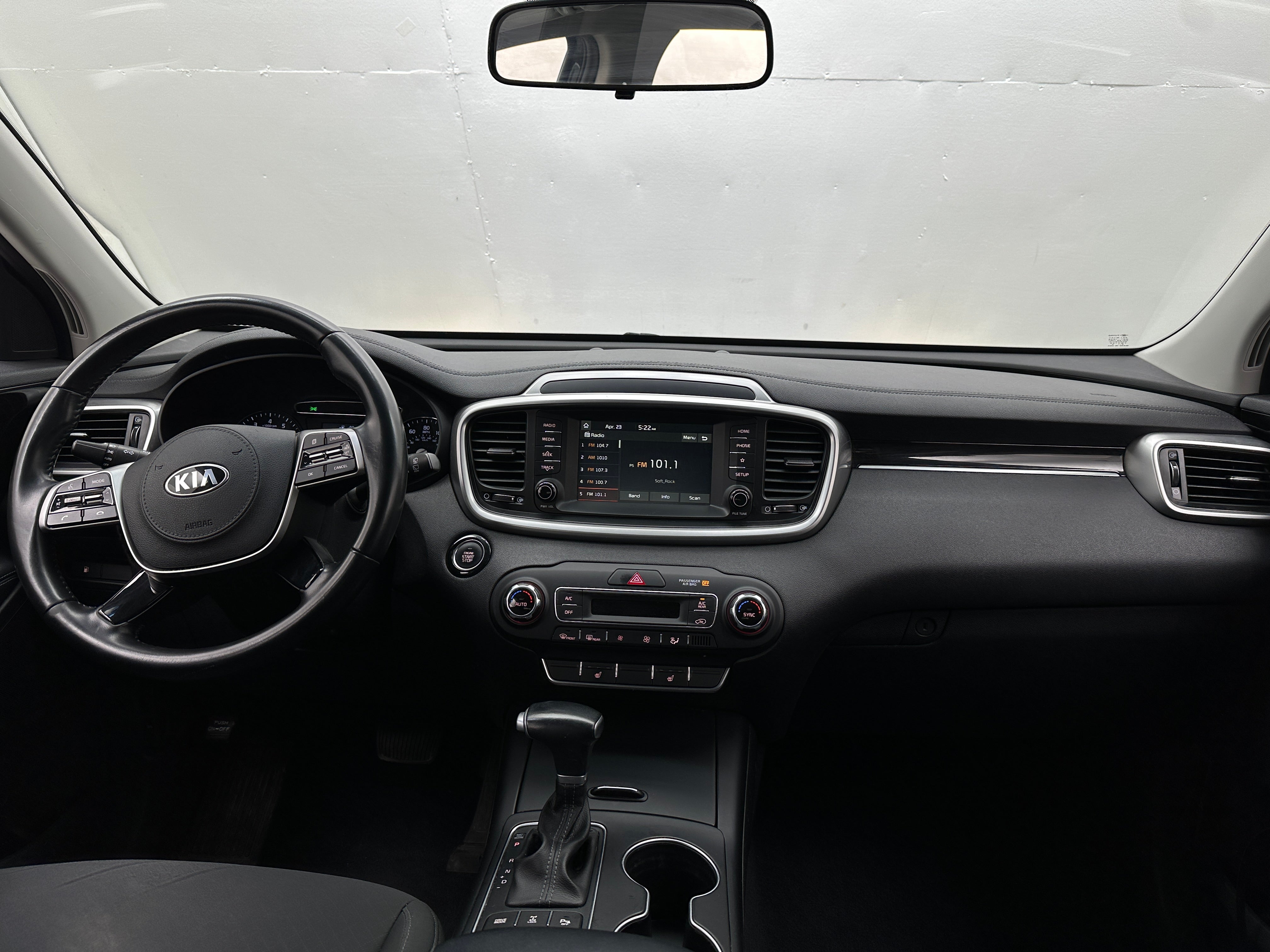2020 Kia Sorento S 3